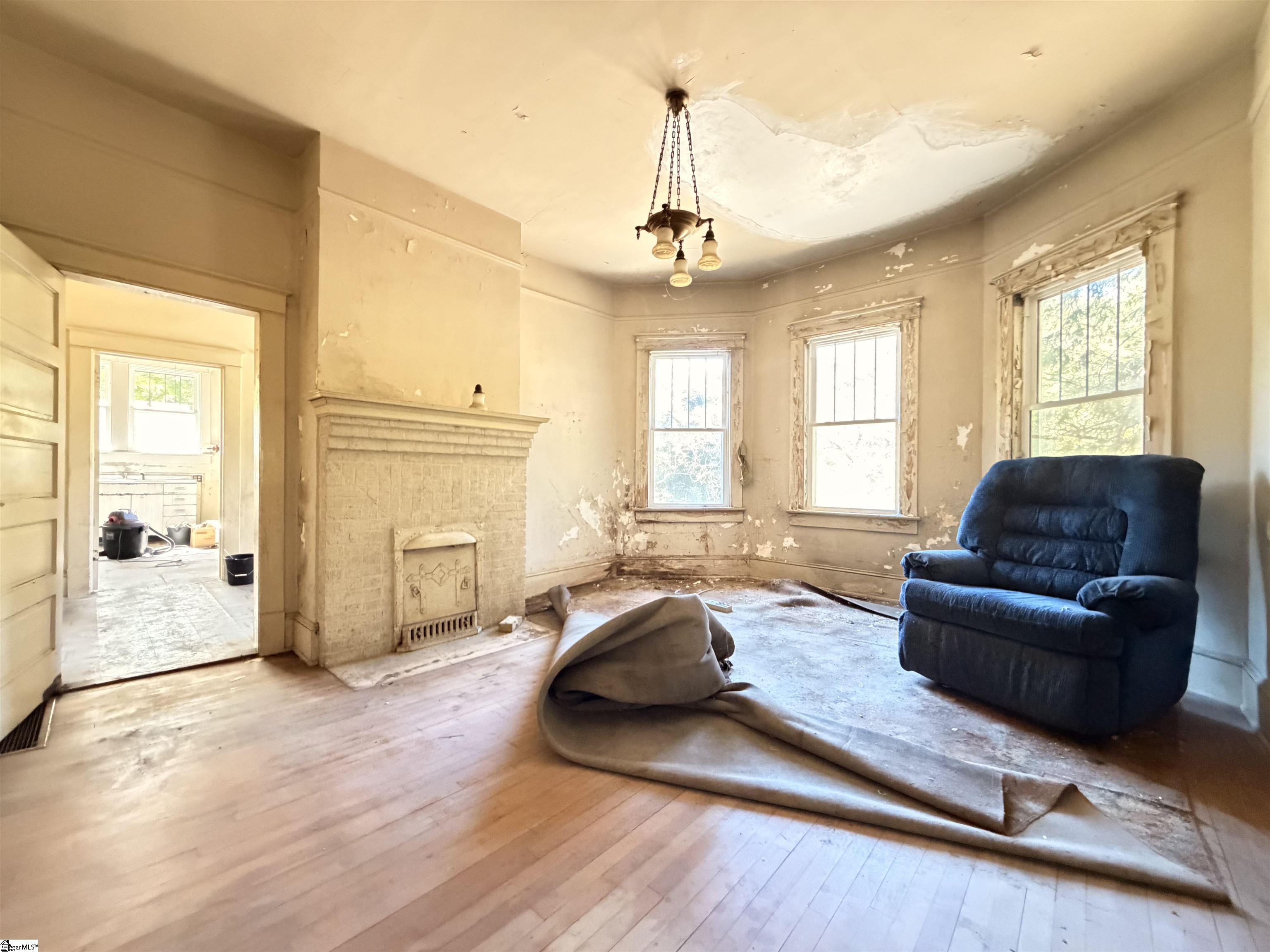 9102 Old Laurens Road Property Photo 33
