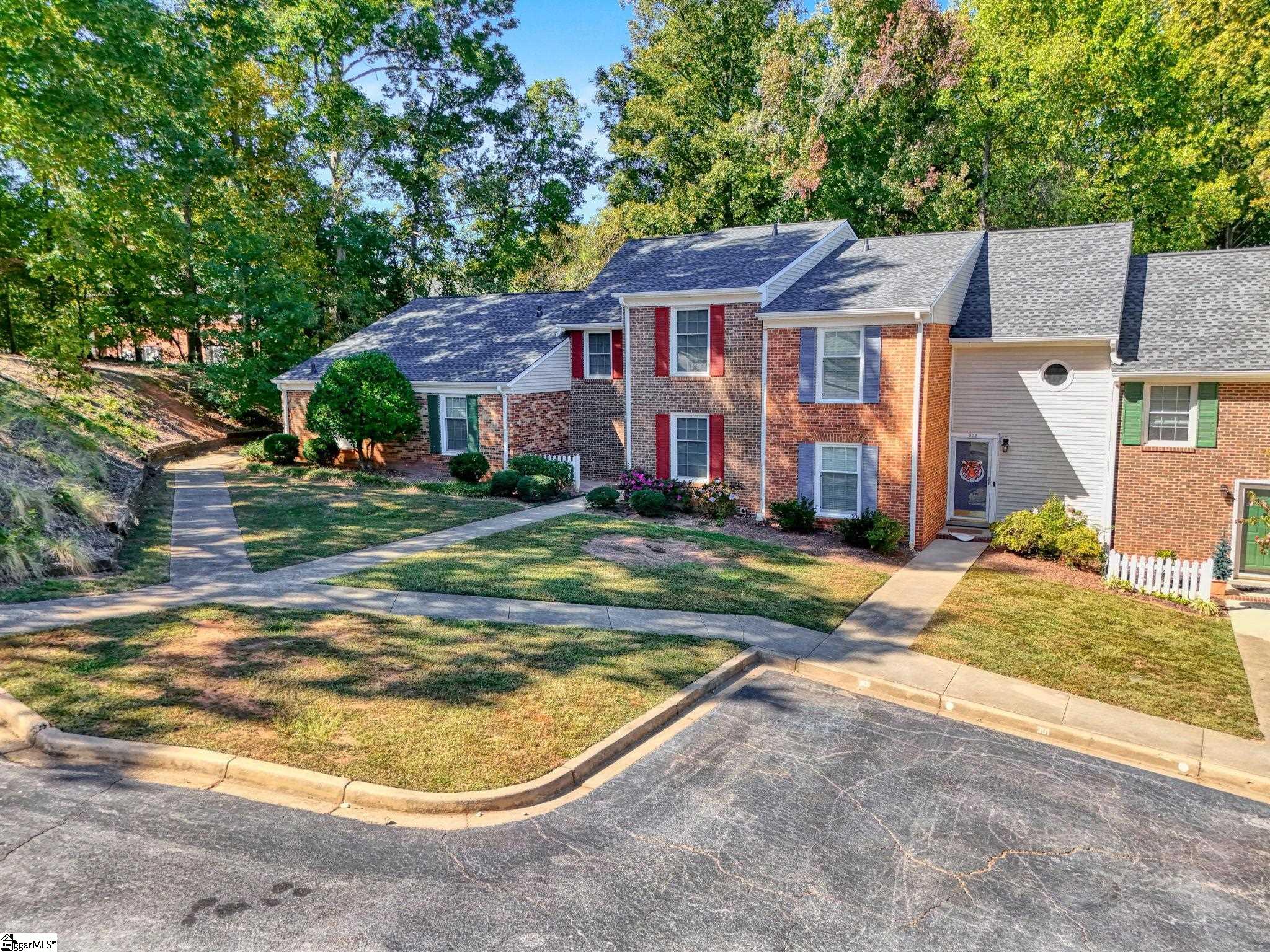 301 Wenwood Circle Property Photo 1