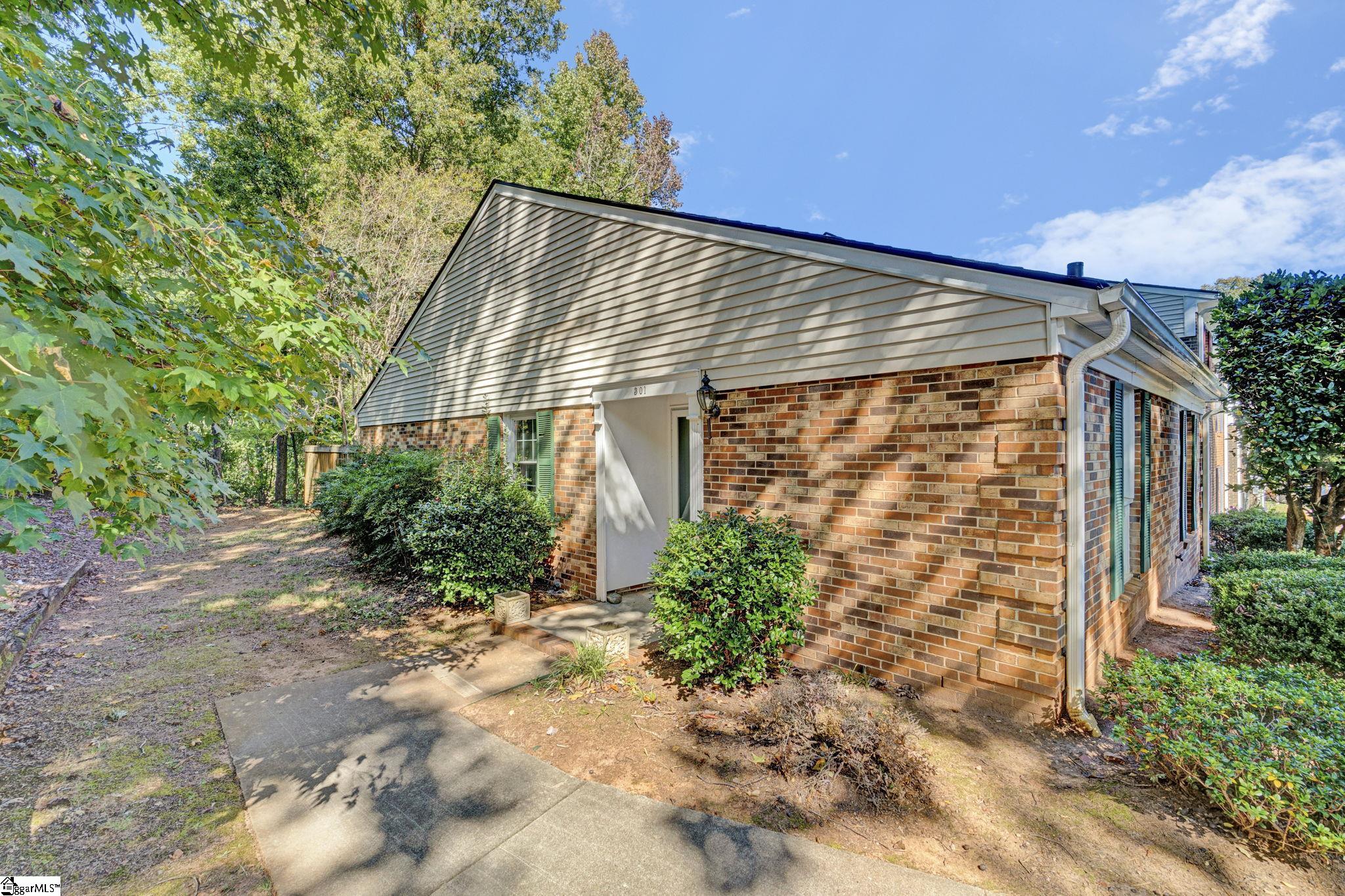 301 Wenwood Circle Property Photo 4