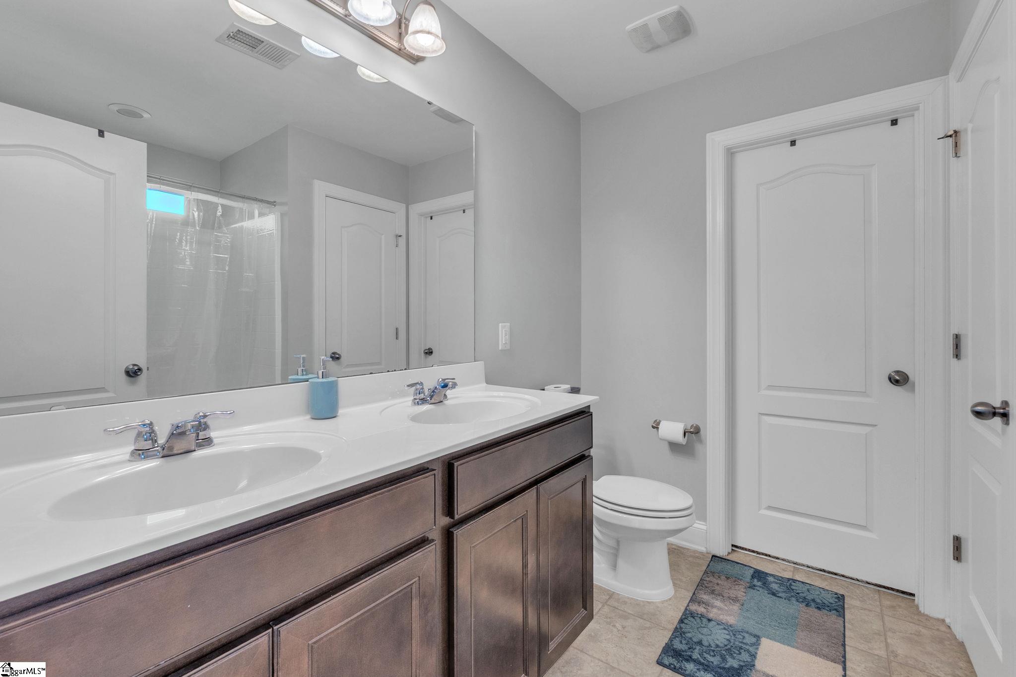 100 Romsey Circle Property Photo 12