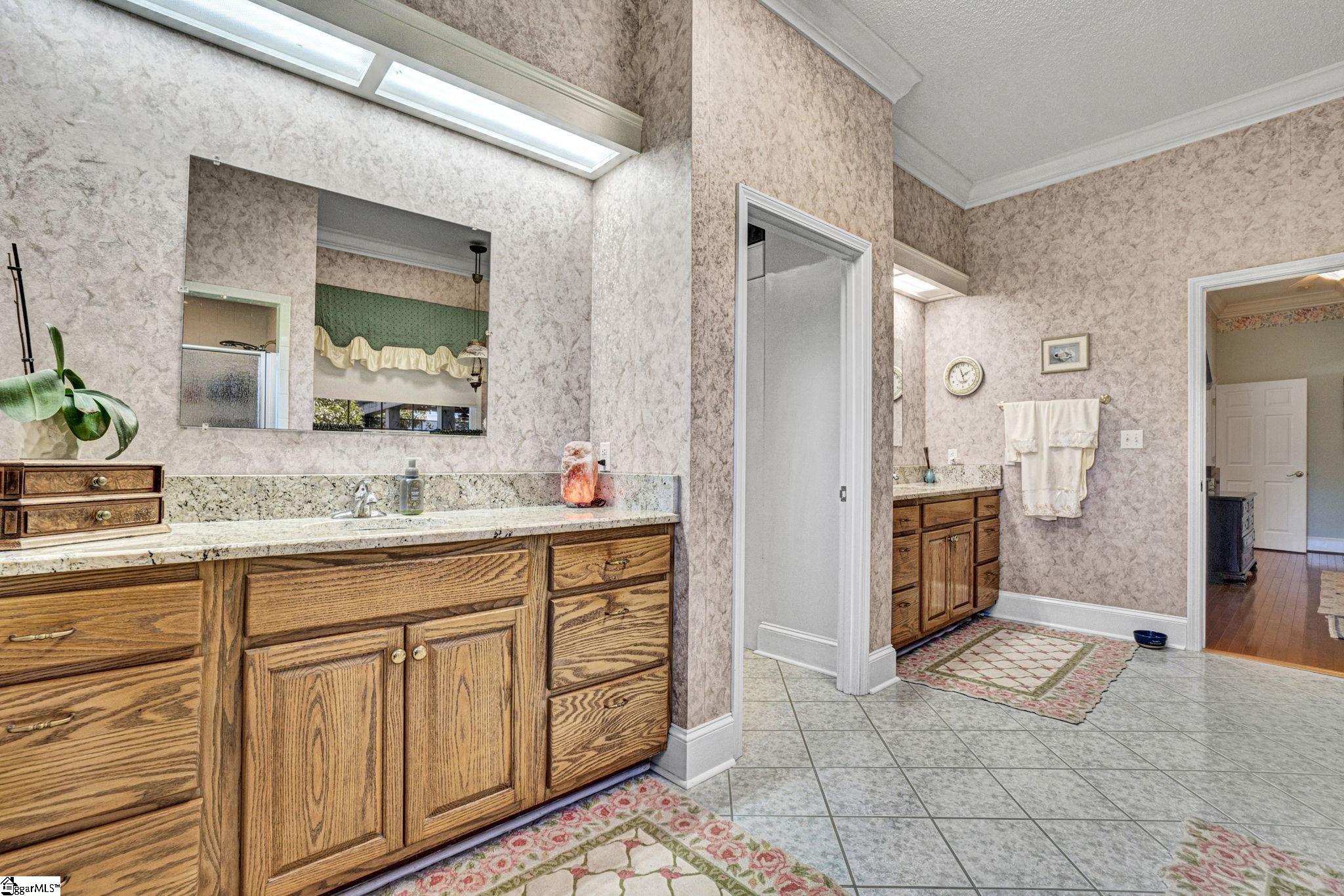402 Nanaloo Avenue Property Photo 18