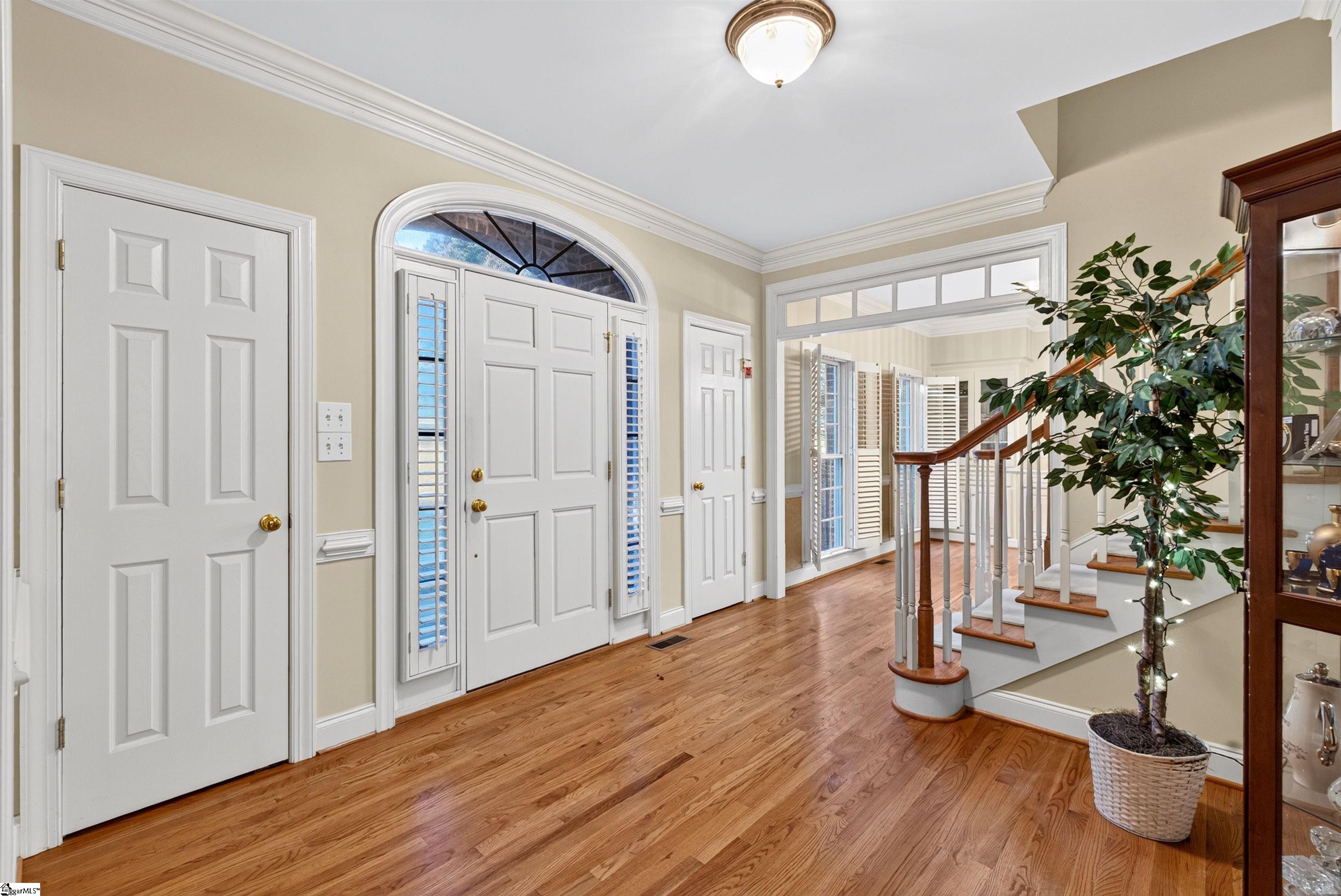 833 Oakcrest Road Property Photo 4