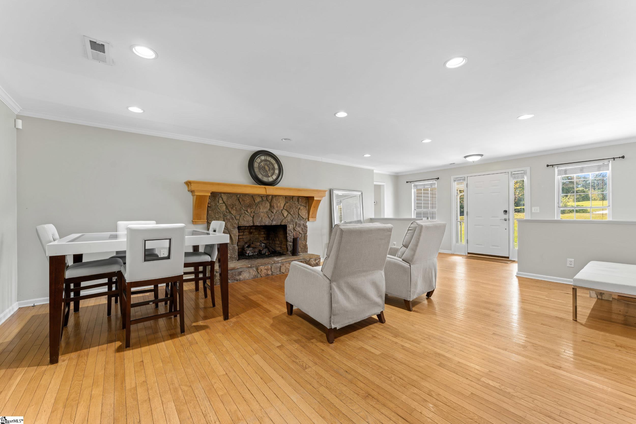 331 Radisson Road Property Photo 6