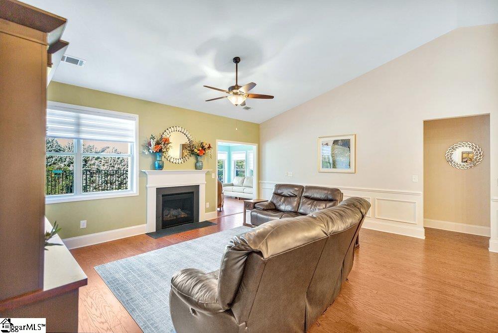 1003 Hillcrest Court Property Photo 16