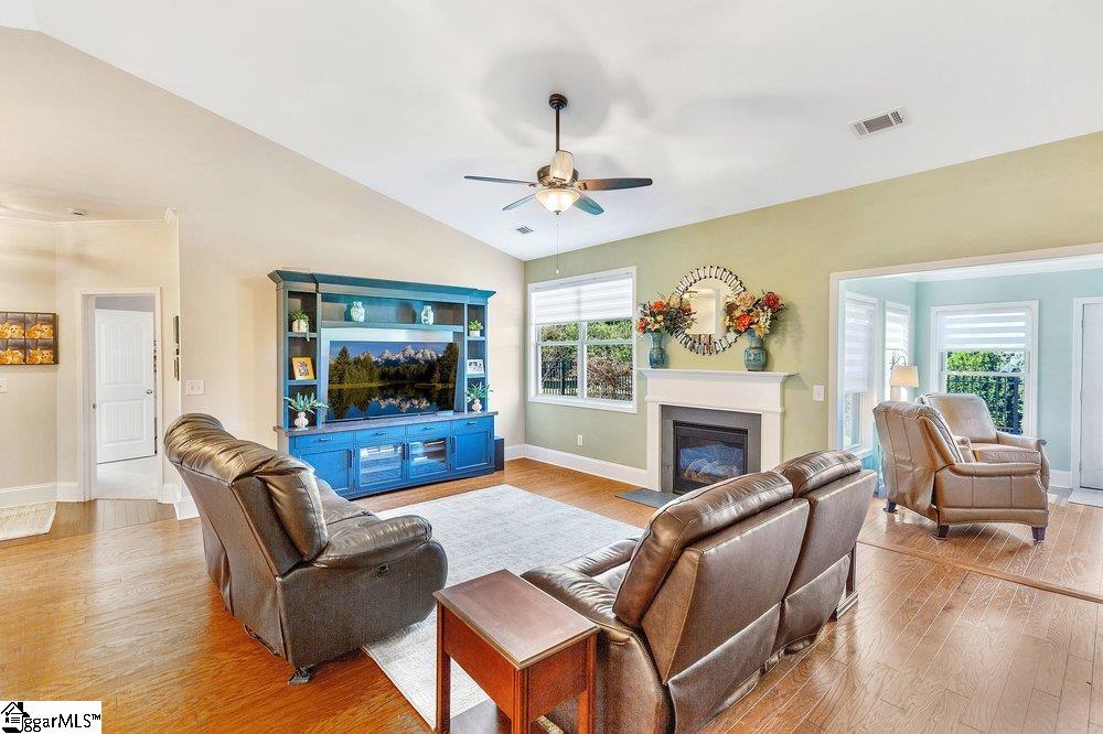 1003 Hillcrest Court Property Photo 19