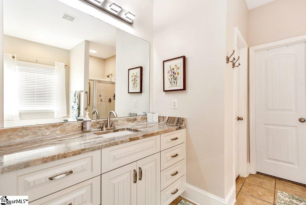 1003 Hillcrest Court Property Photo 23