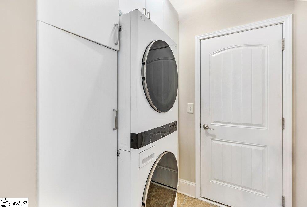 1003 Hillcrest Court Property Photo 28
