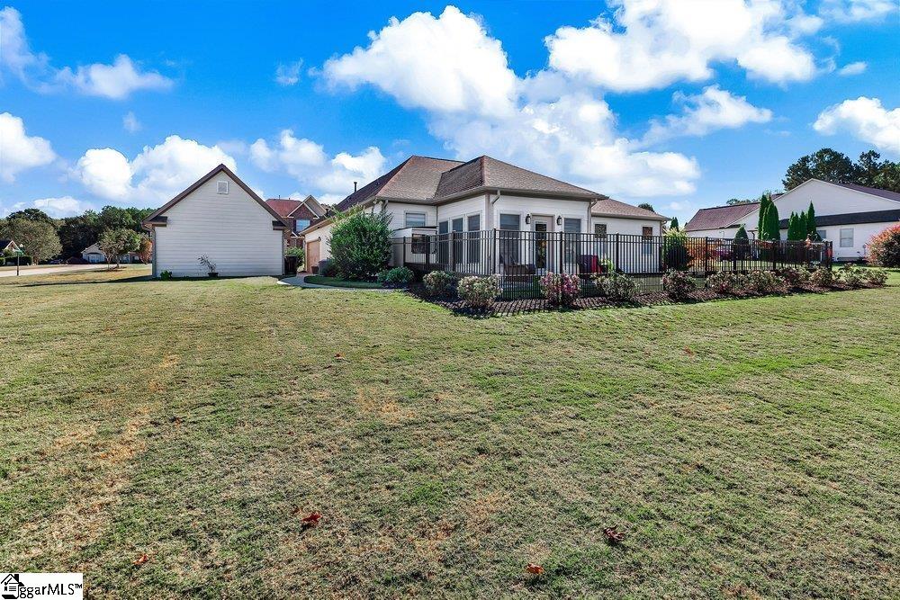 1003 Hillcrest Court Property Photo 33