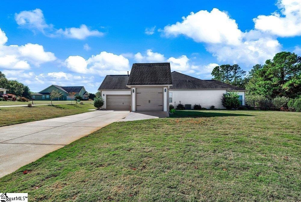 1003 Hillcrest Court Property Photo 34