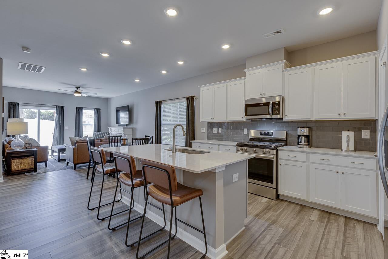 303 Paneer Lane Property Photo 7
