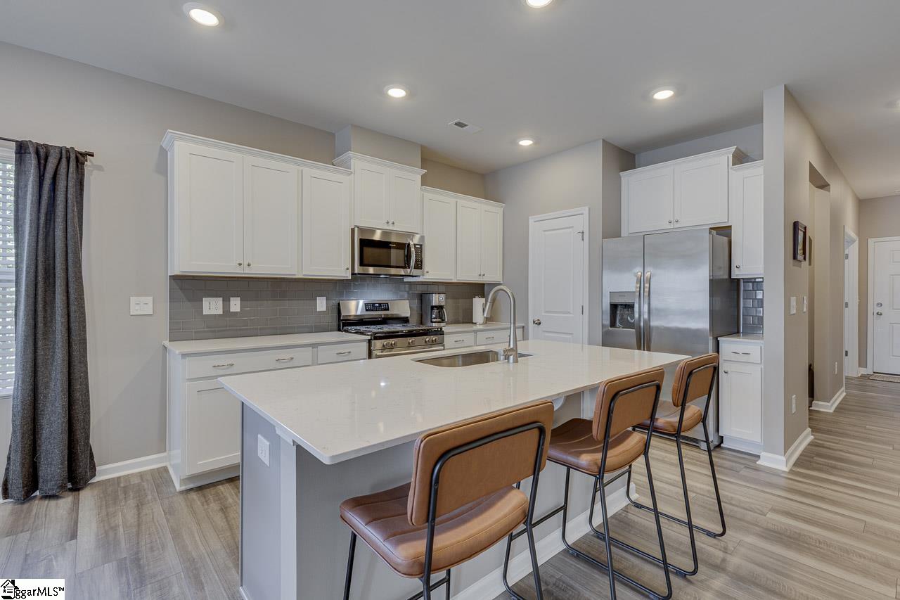303 Paneer Lane Property Photo 8