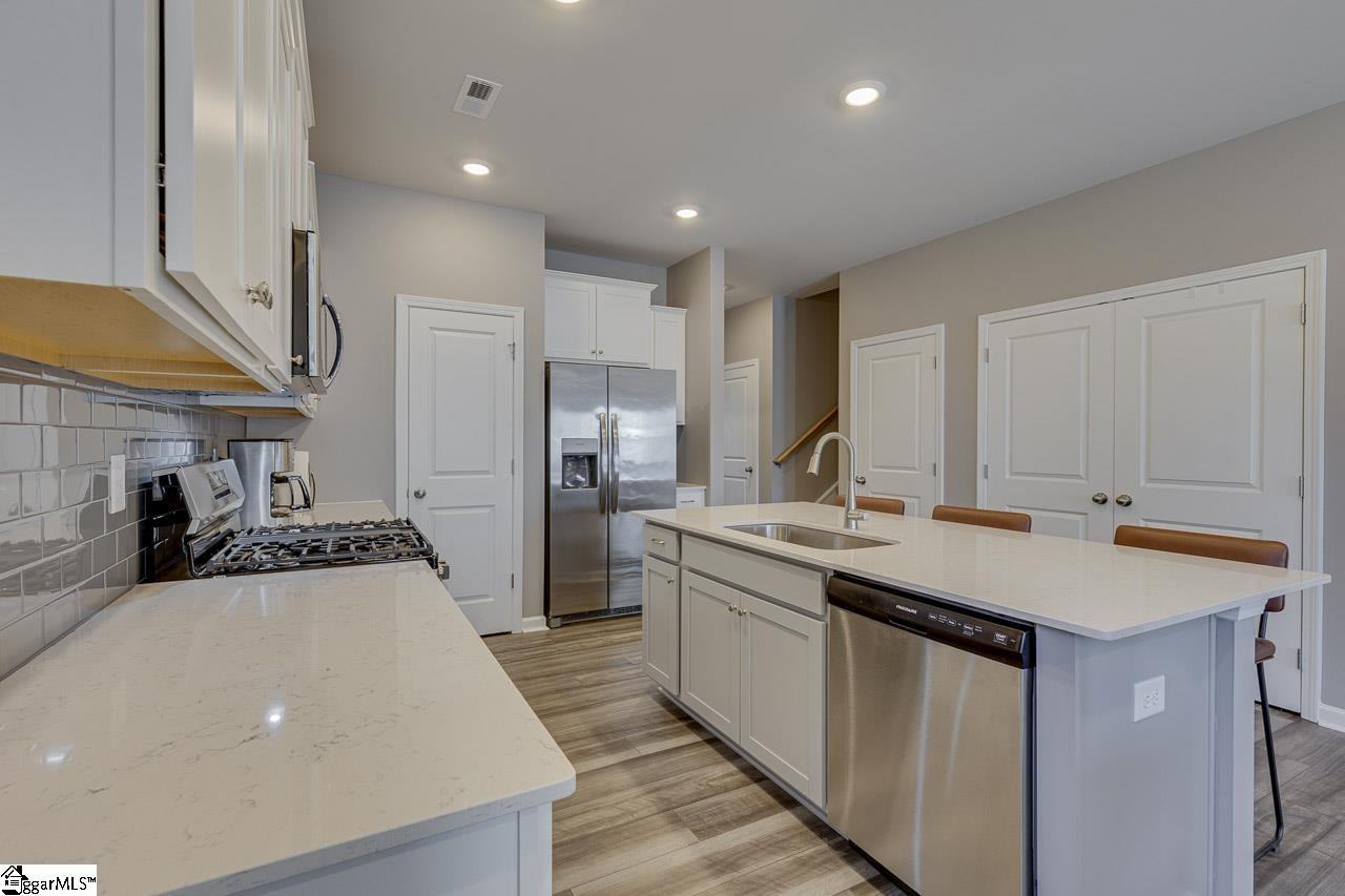 303 Paneer Lane Property Photo 9