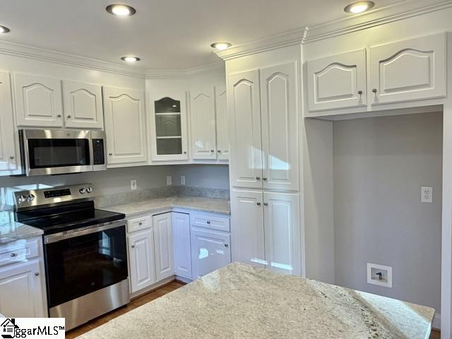405 Dunrobin Lane Property Photo 6