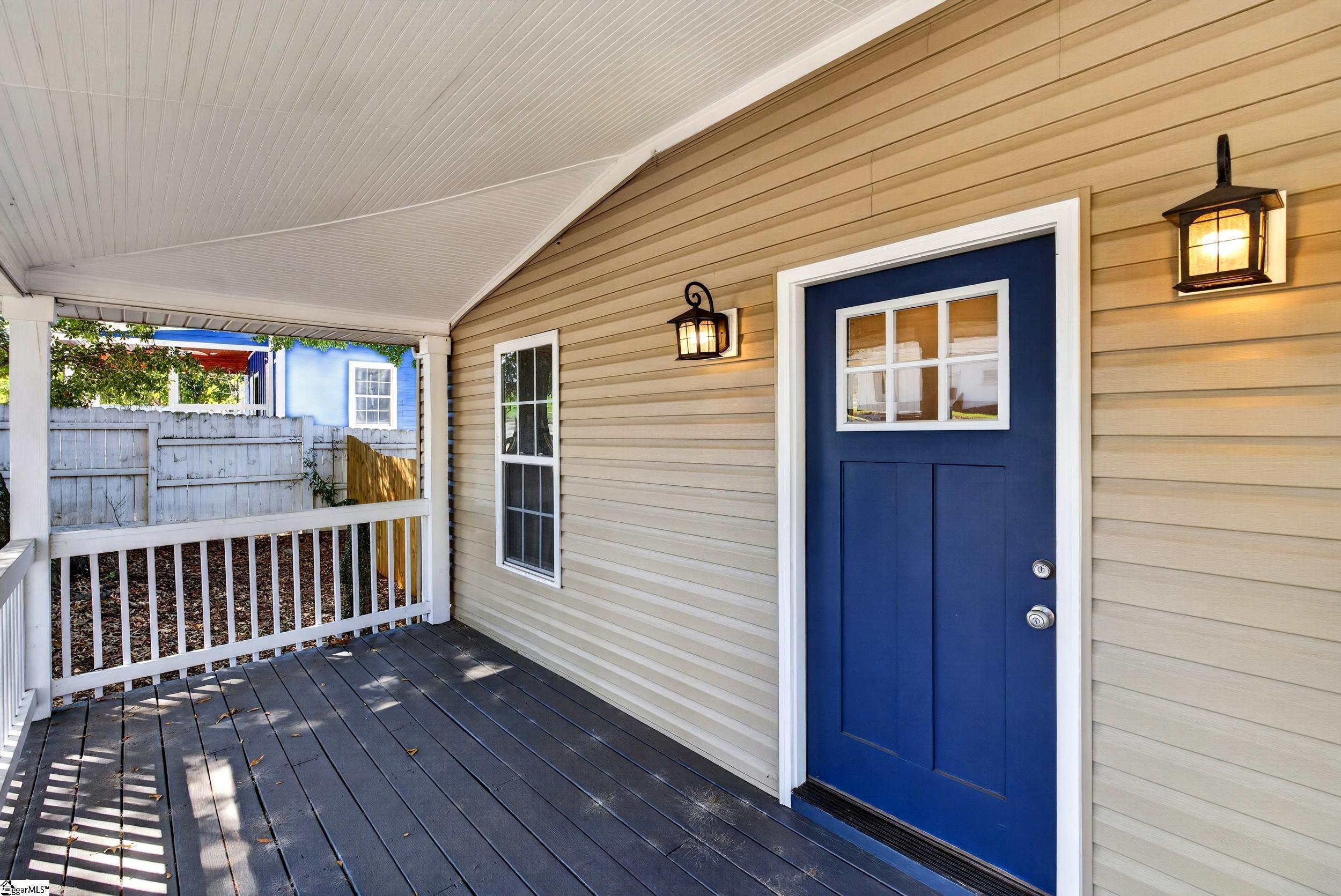 608 Easley Bridge Road Property Photo 3