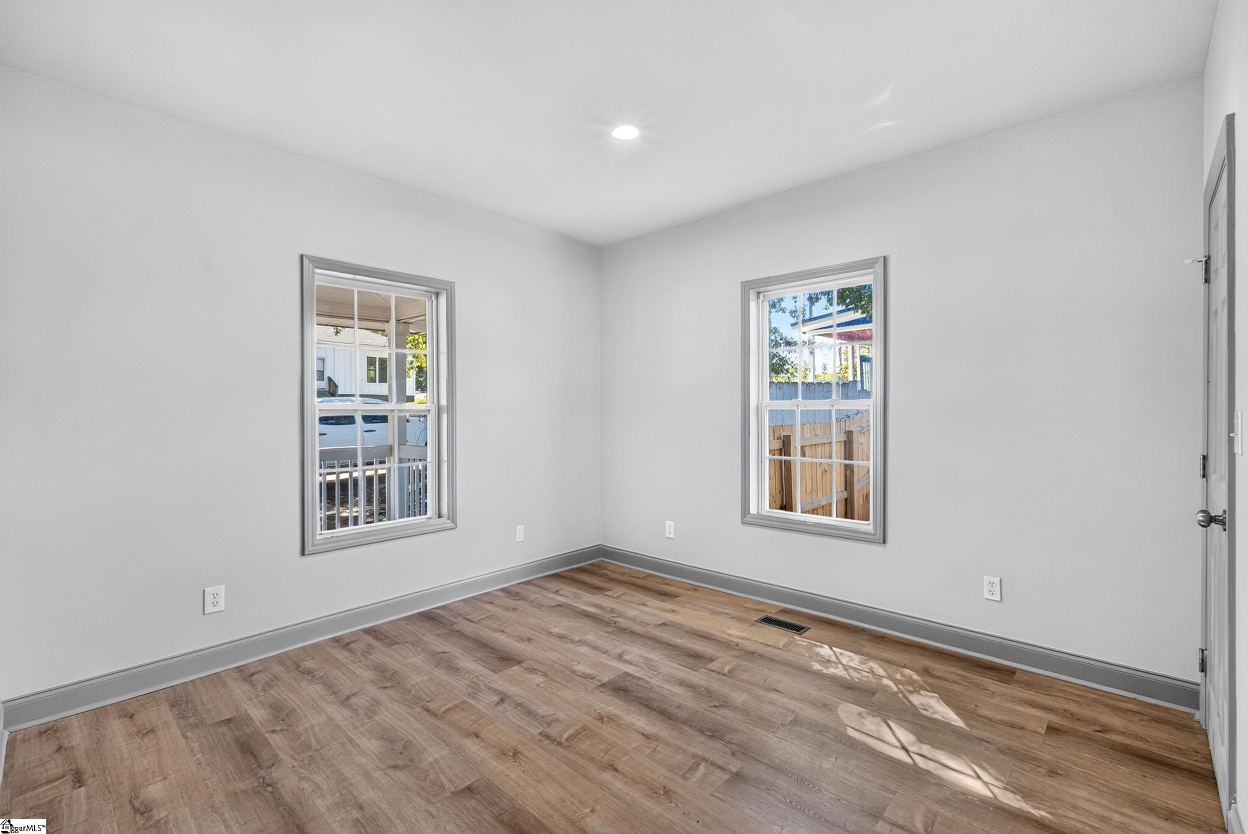 608 Easley Bridge Road Property Photo 10