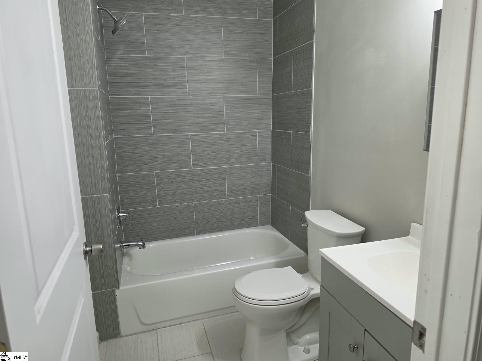 112 Downs Street Property Photo 8