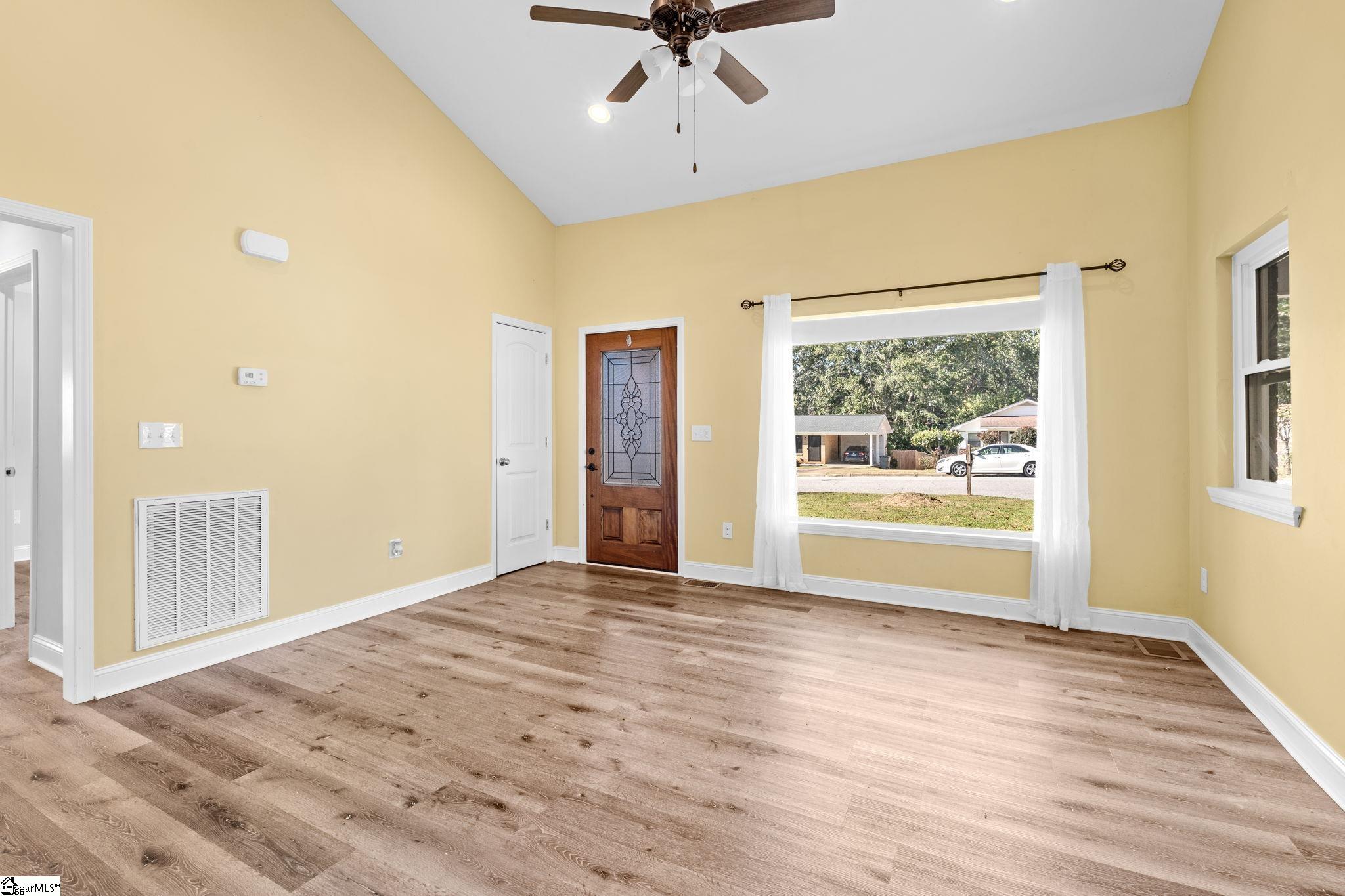 256 High Street Property Photo 3