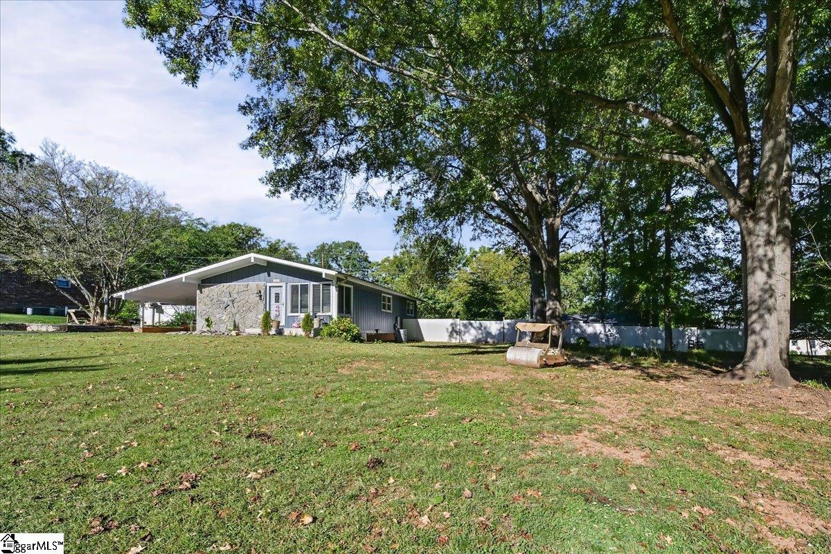 225 Hicks Drive Property Photo 3