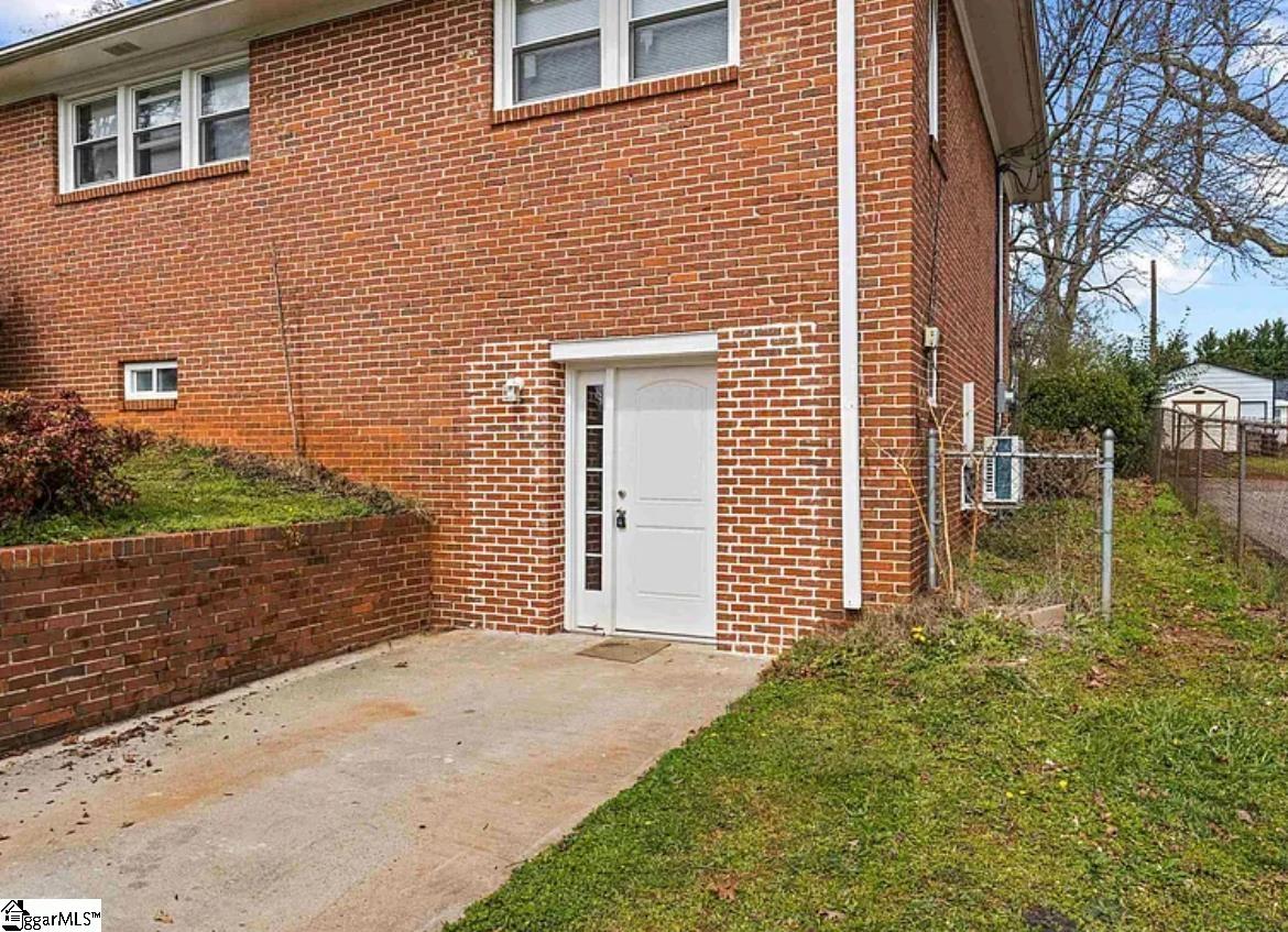 11 Lynhurst Drive Property Photo 4