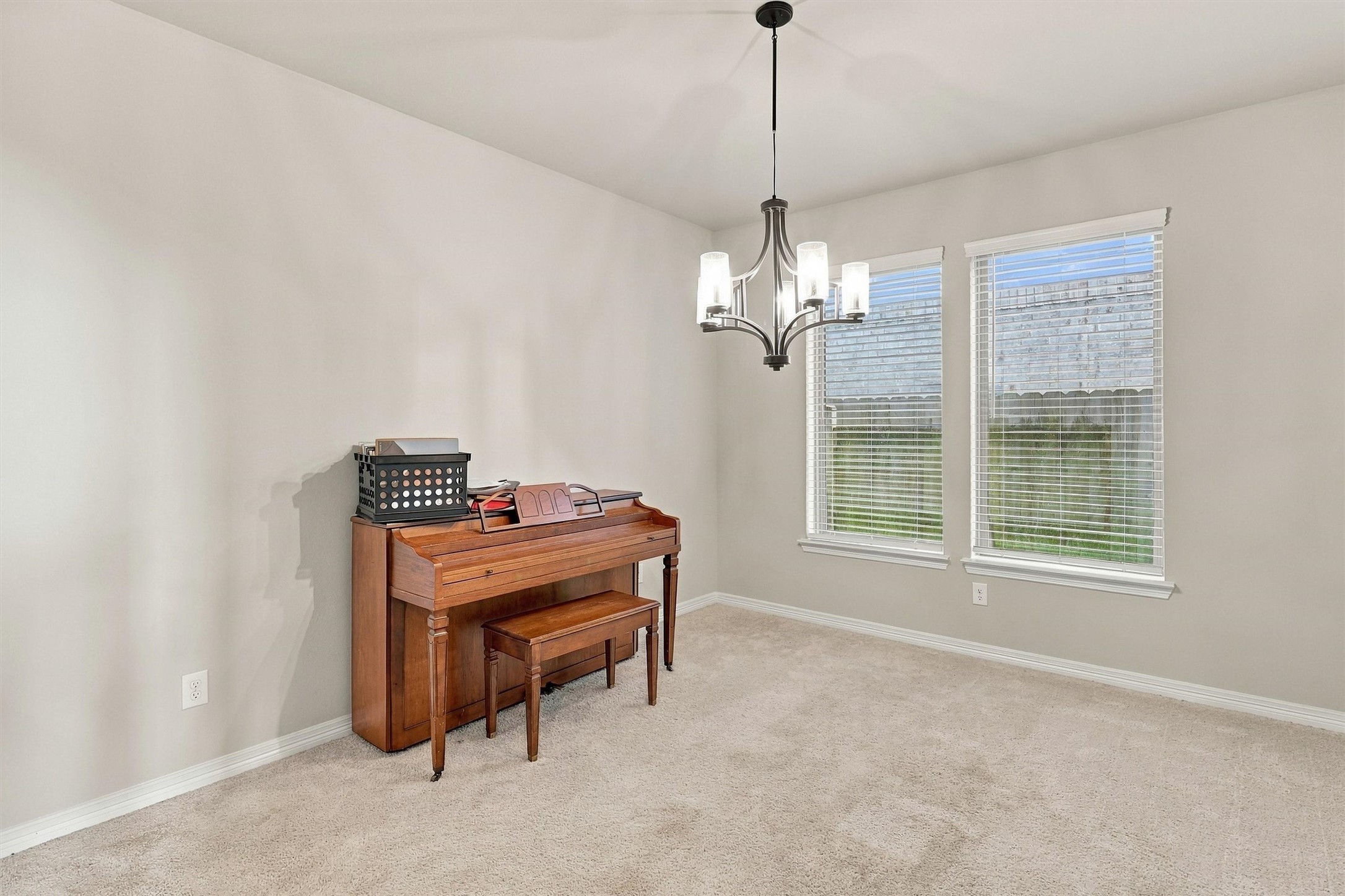 1638 Rosedale Drive Property Photo 9