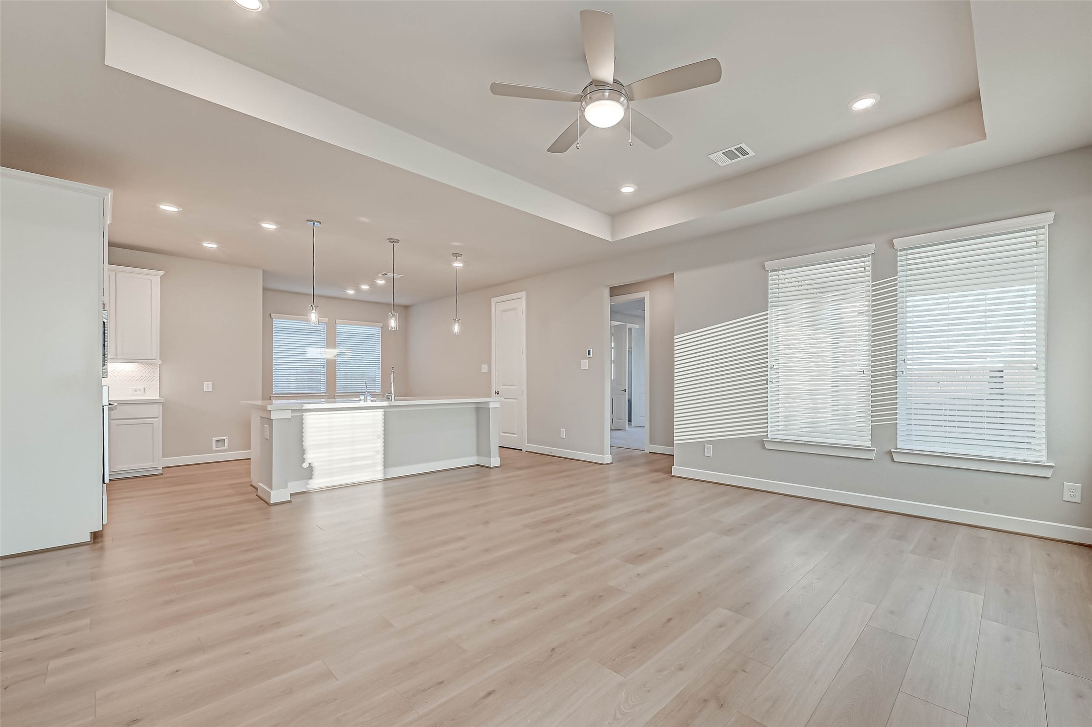 21543 Eads Creek Drive Property Photo 4