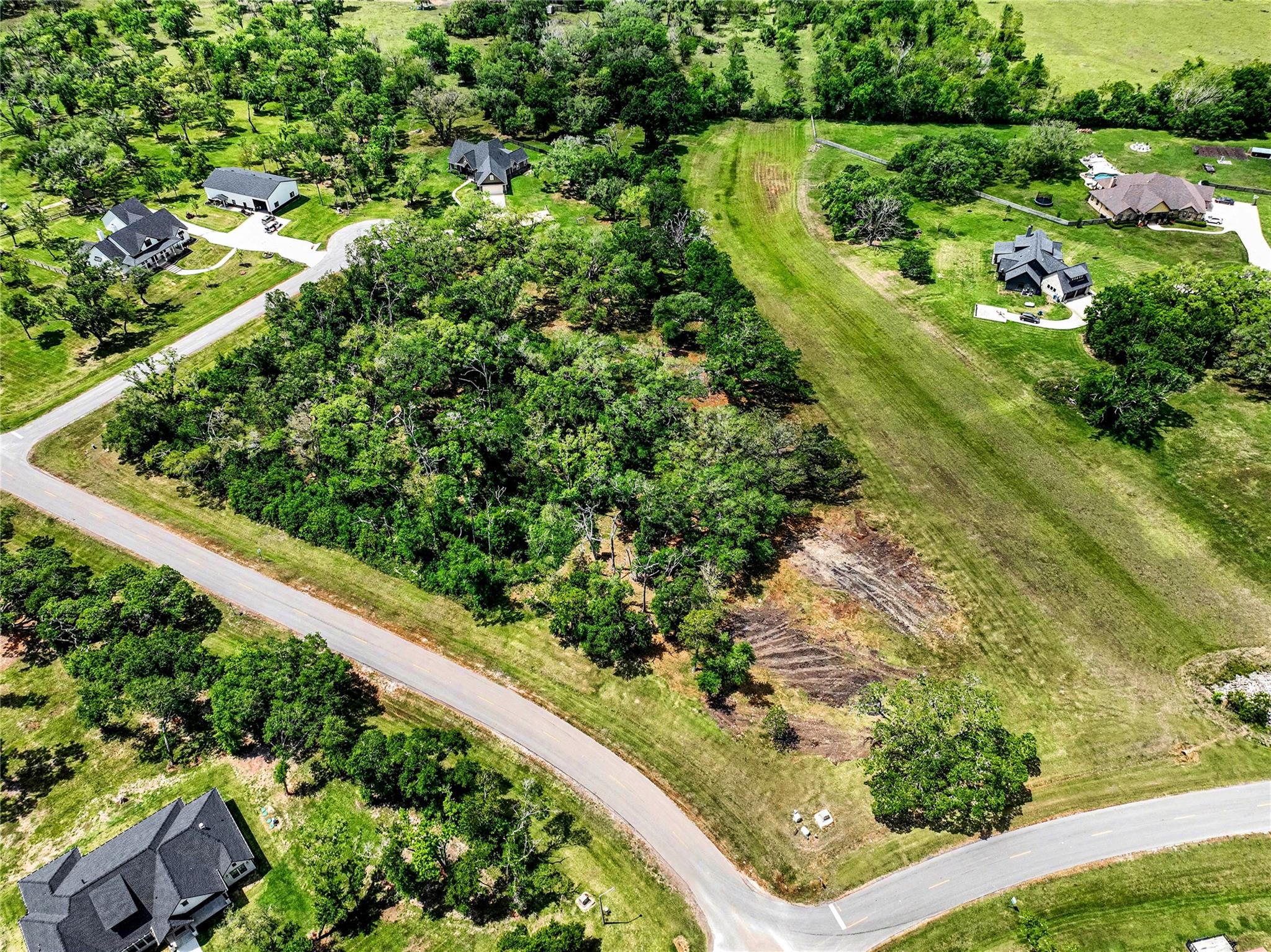 375 Thousand Oaks Drive, Angleton TX 77515 Property Photo 1