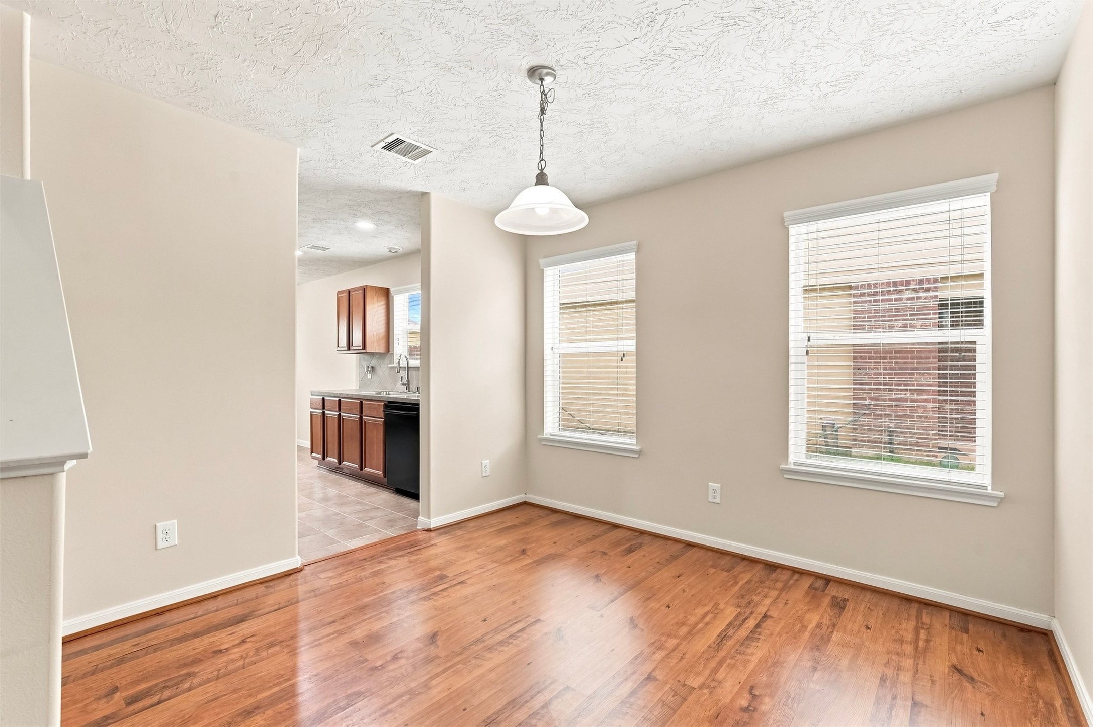 12563 Chiswick Road Property Photo 6