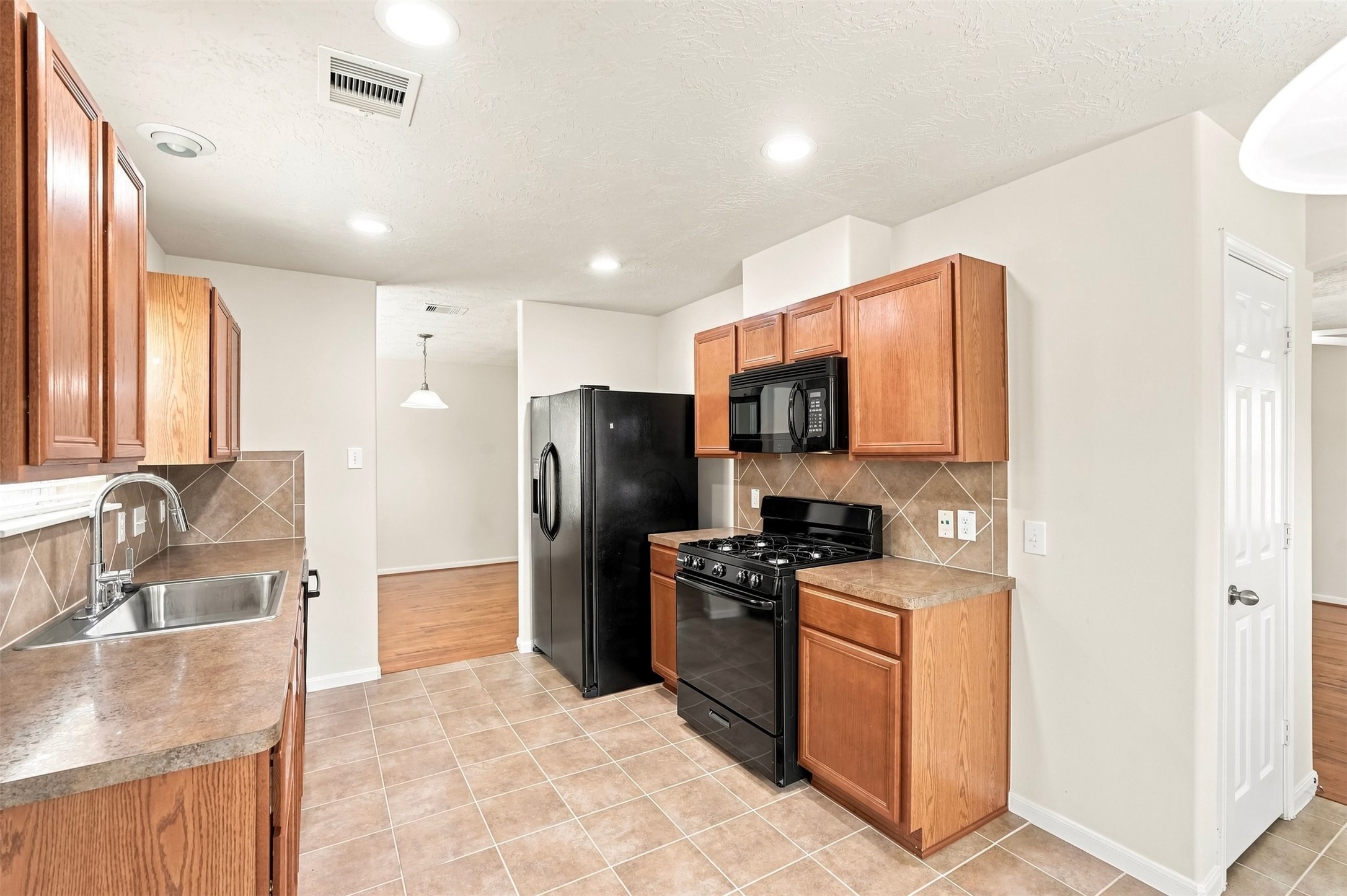12563 Chiswick Road Property Photo 11