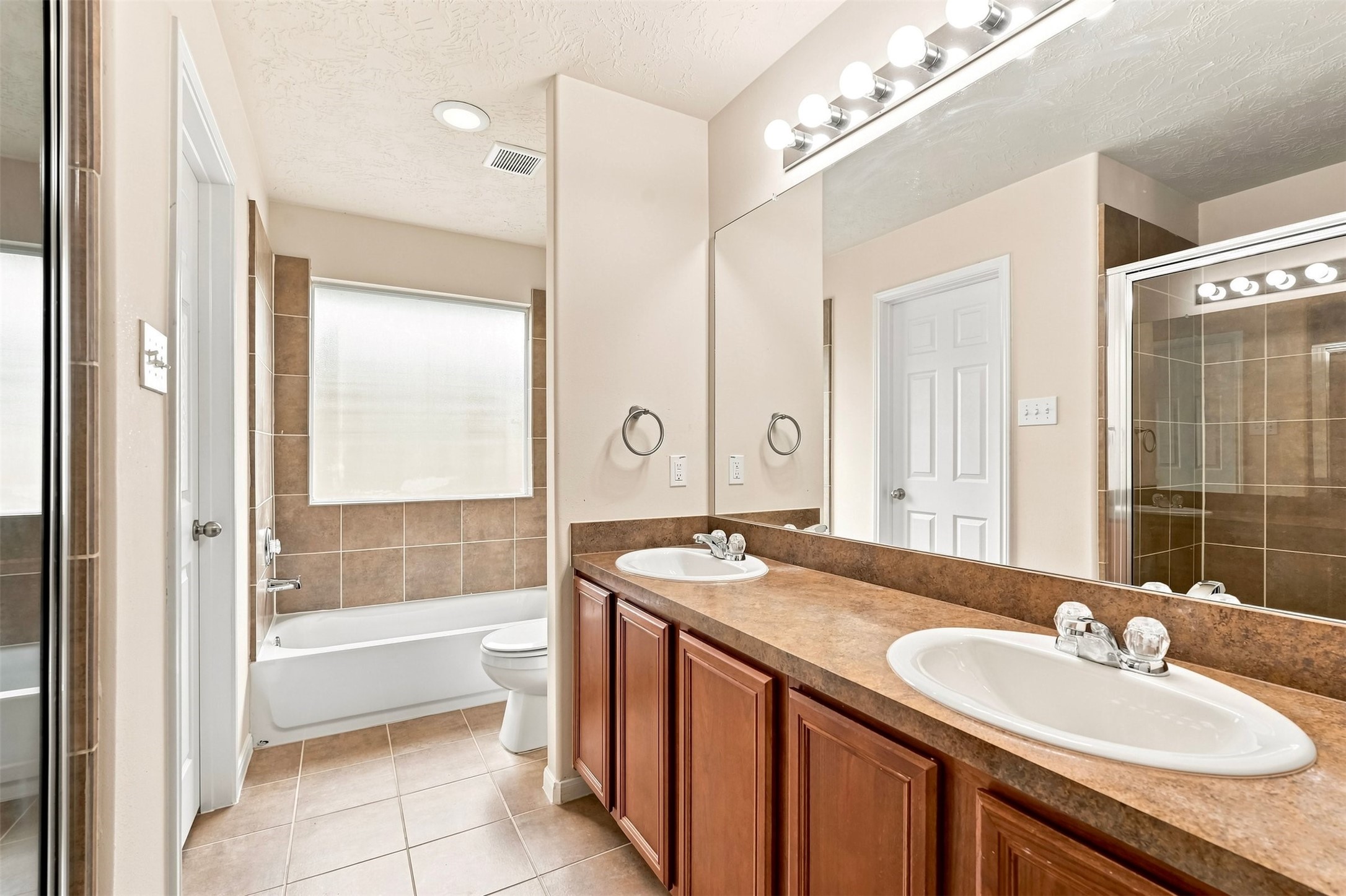 12563 Chiswick Road Property Photo 17