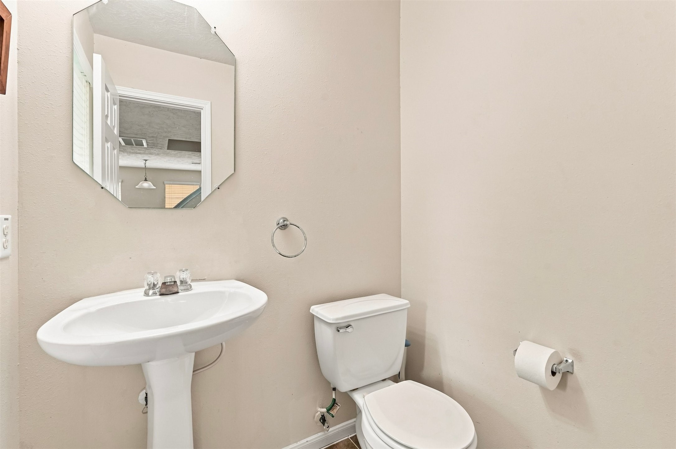 12563 Chiswick Road Property Photo 21