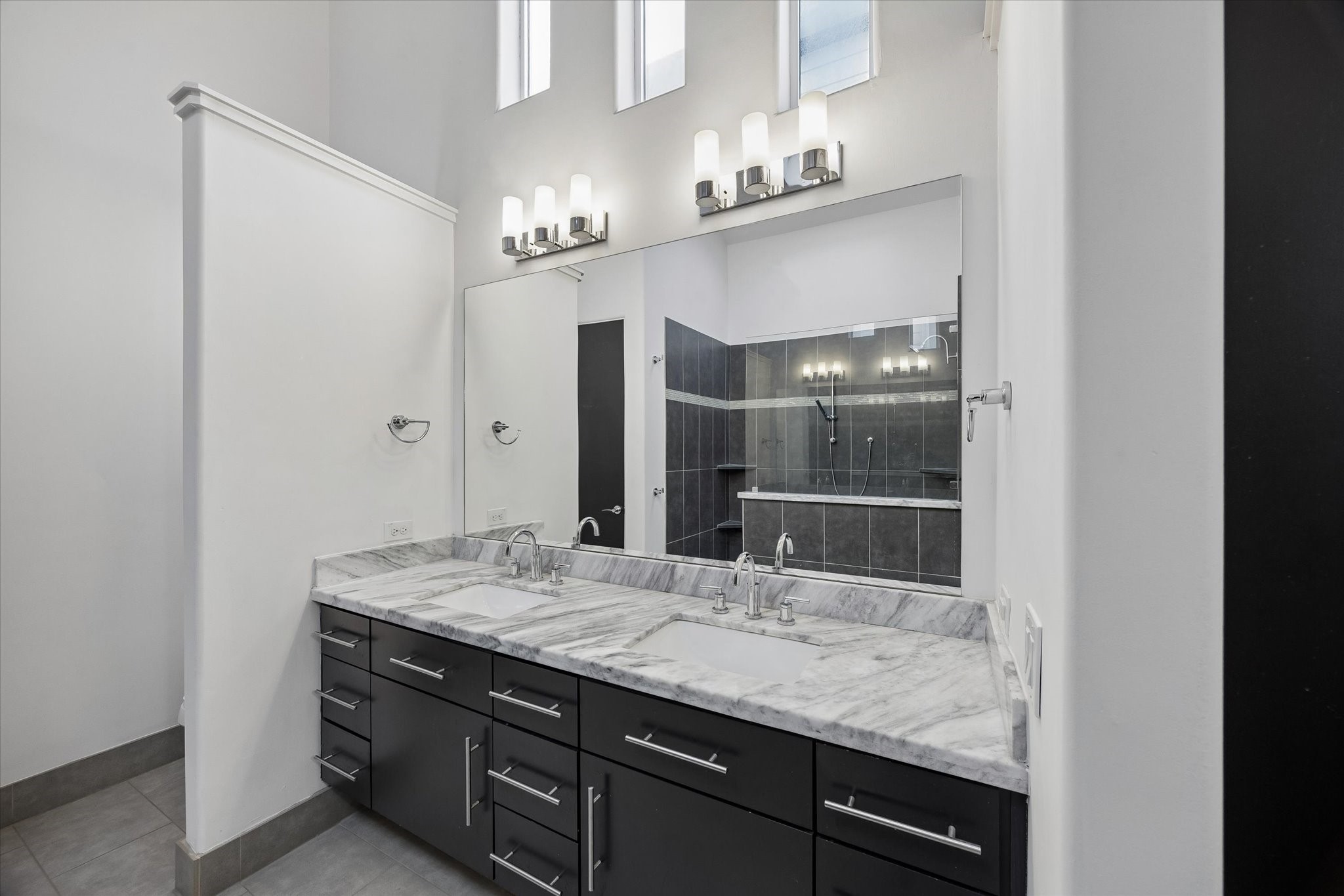 1609 Saint Charles Street B Property Photo 31