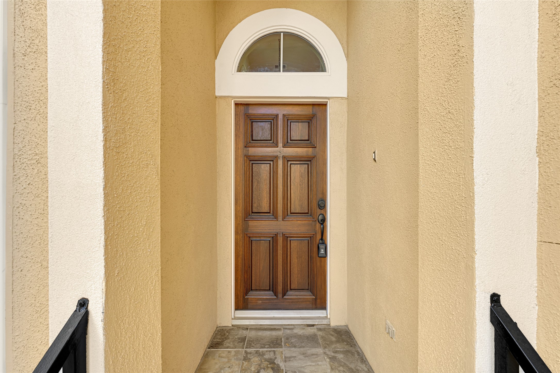 5206 Washington Avenue Property Photo 6