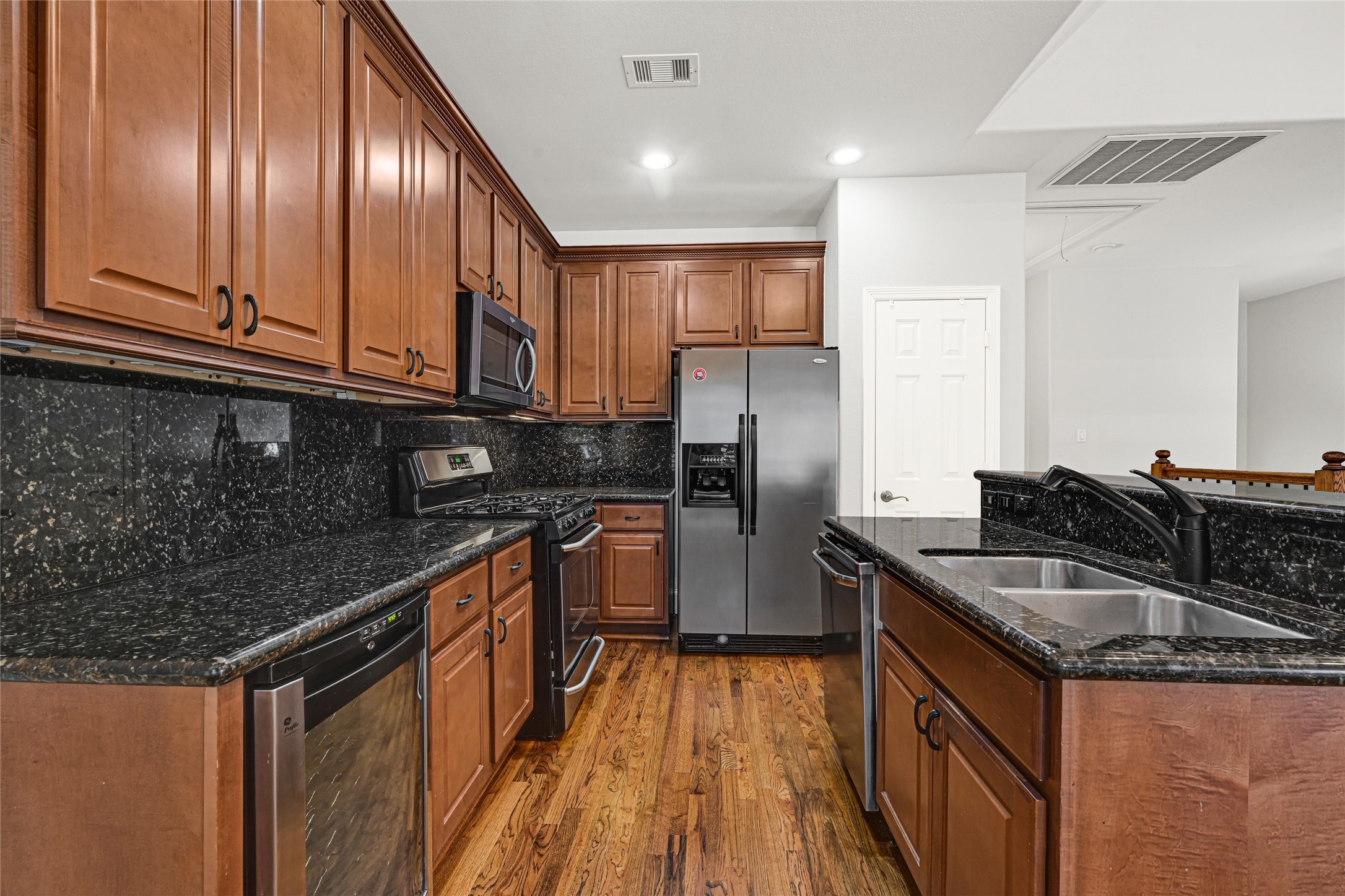 5206 Washington Avenue Property Photo 12