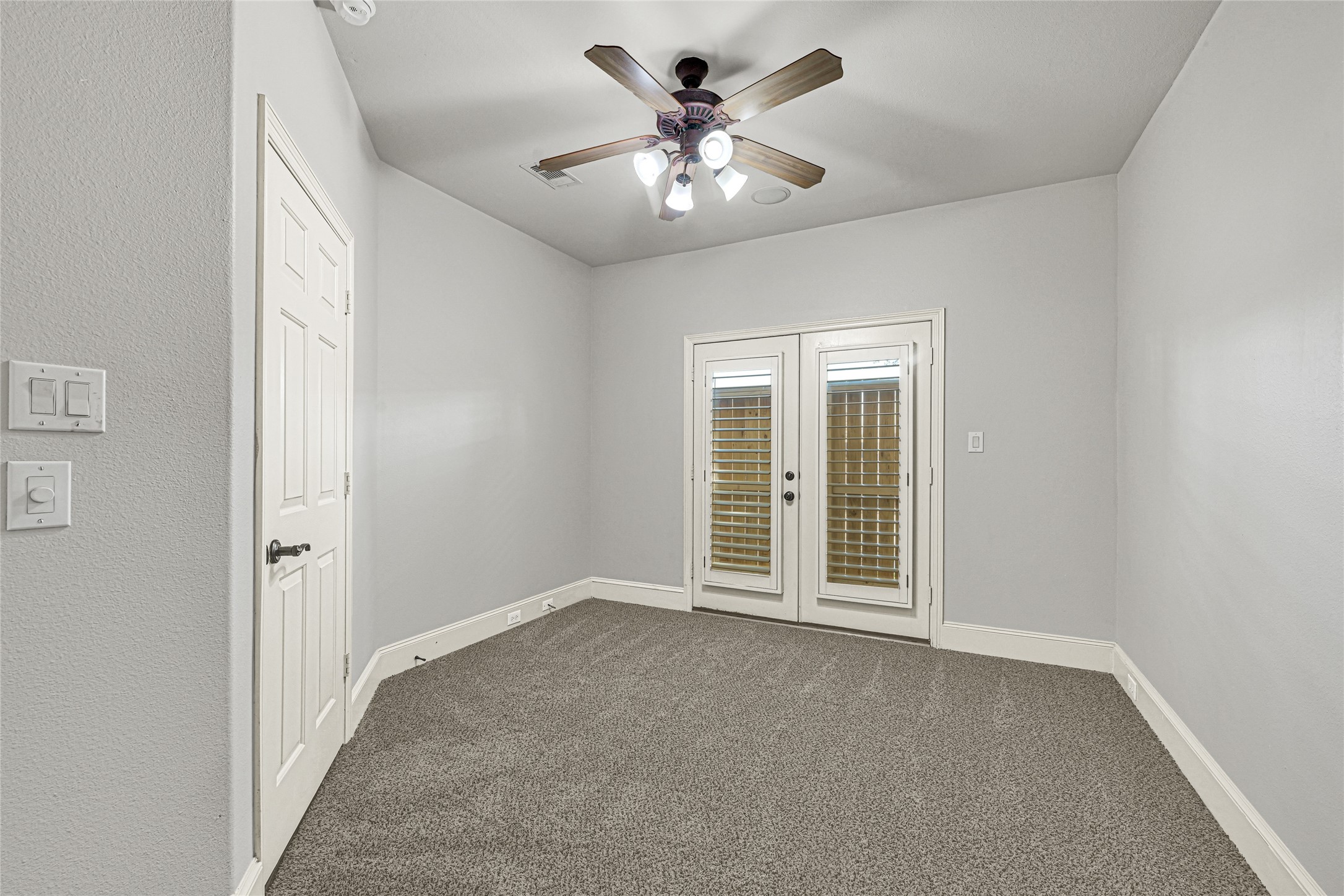 5206 Washington Avenue Property Photo 23
