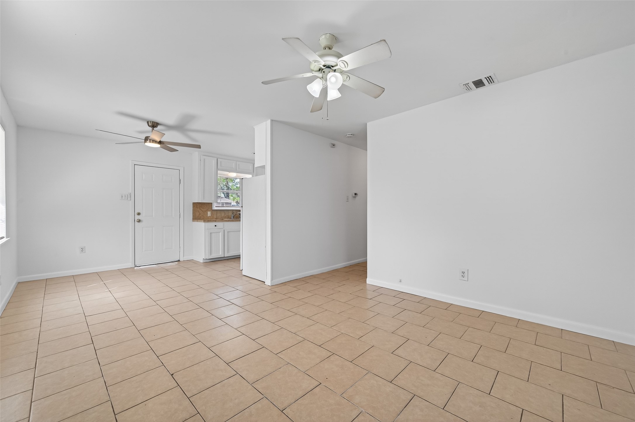 312 Travis Street Property Photo 5