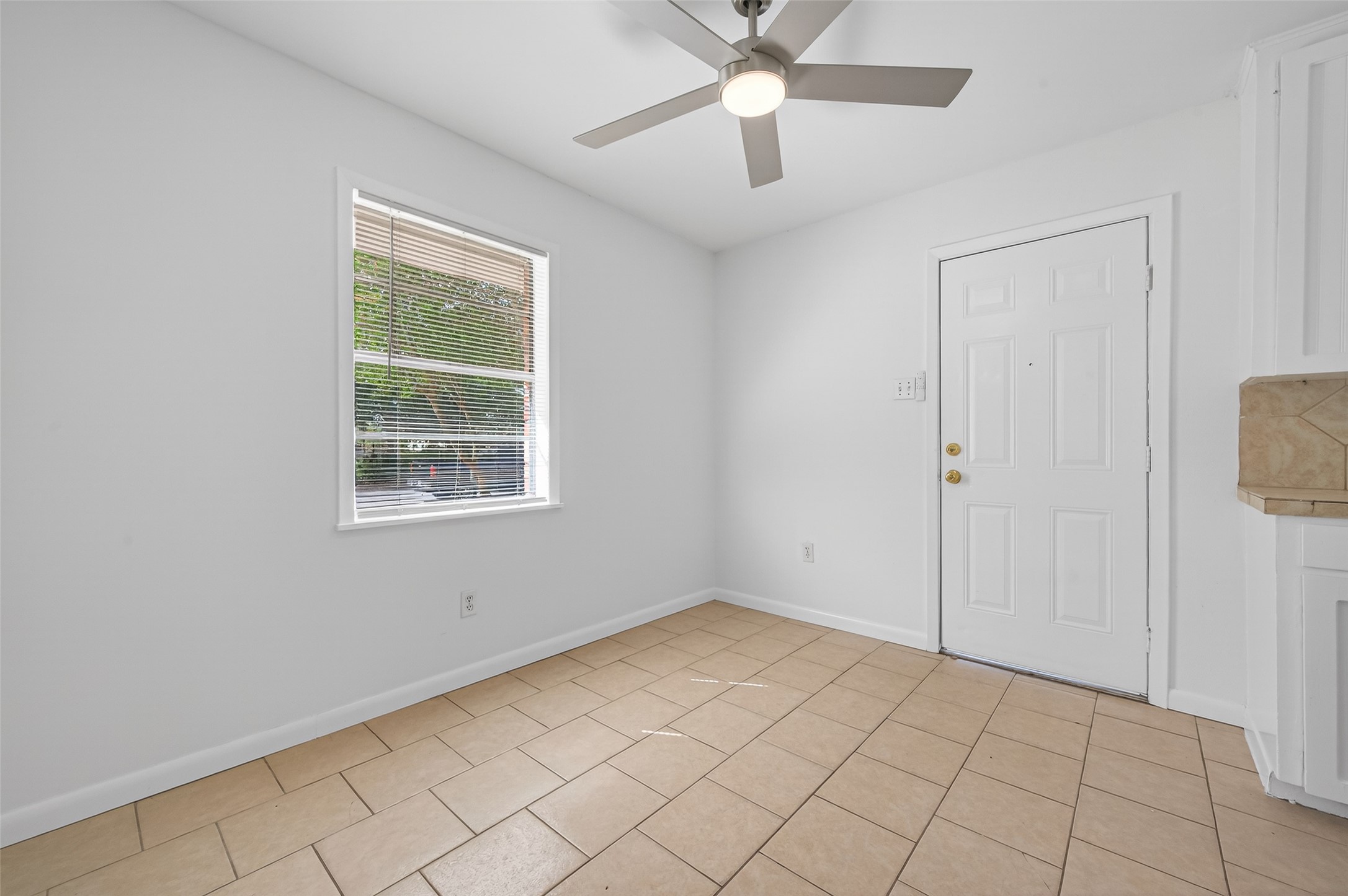 312 Travis Street Property Photo 8