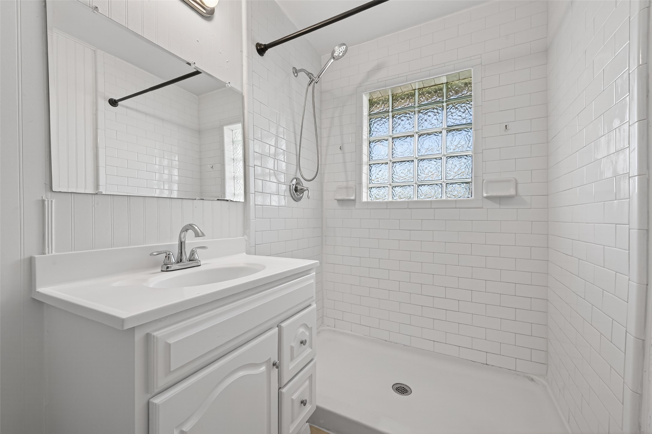 312 Travis Street Property Photo 19