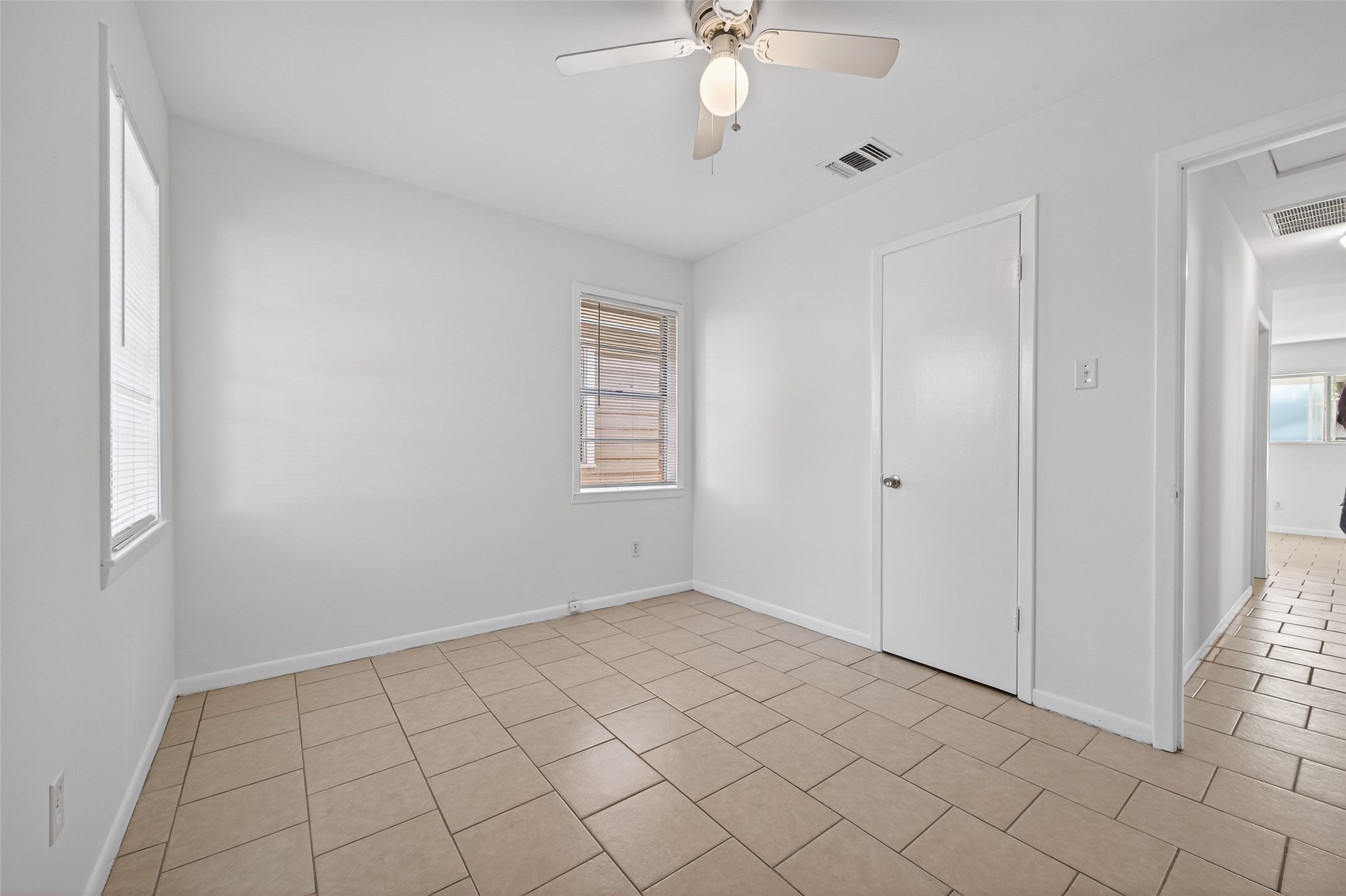 312 Travis Street Property Photo 21