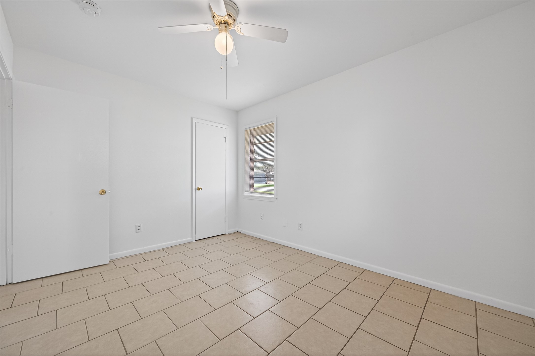 312 Travis Street Property Photo 23