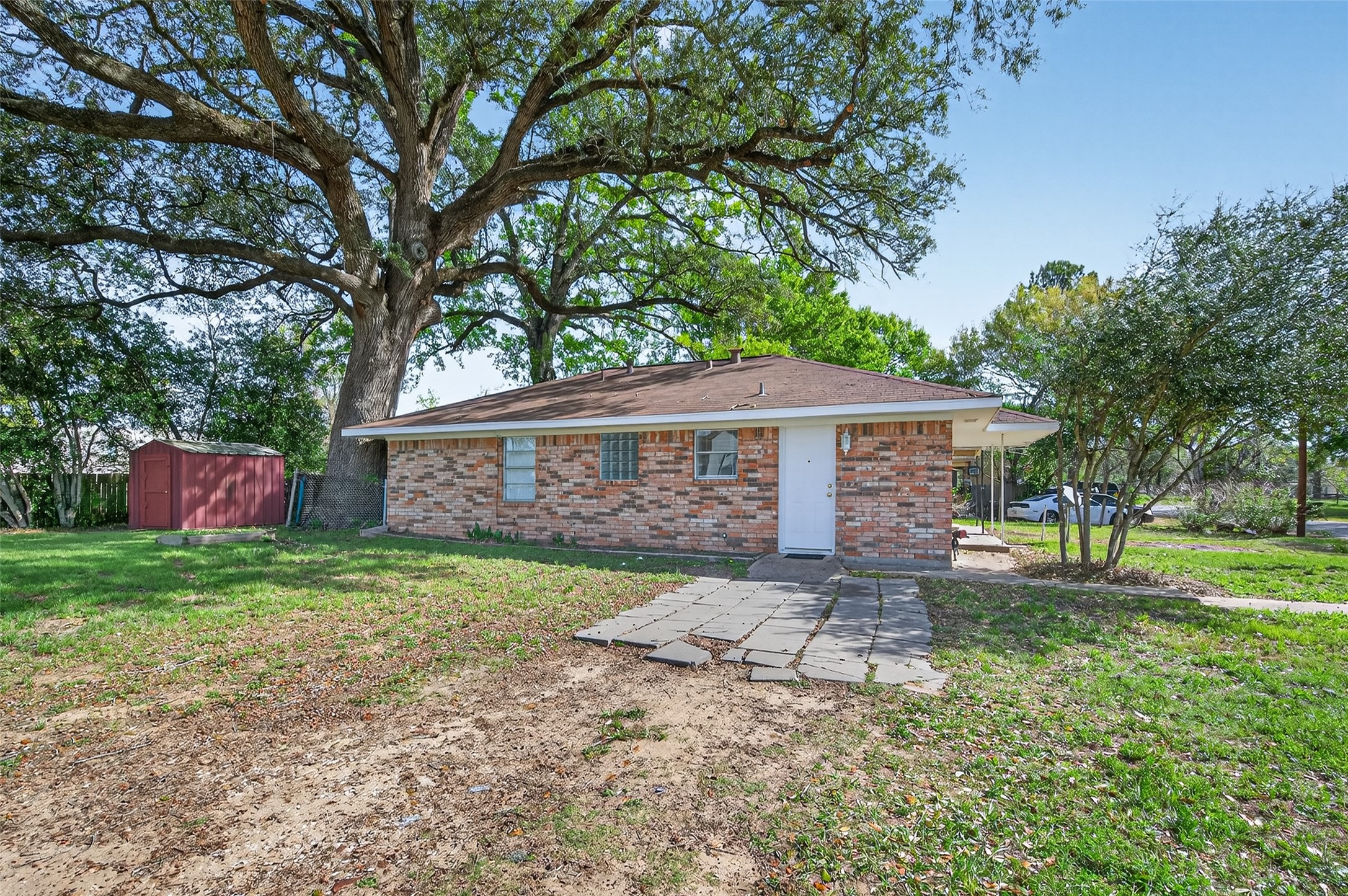 312 Travis Street Property Photo 25