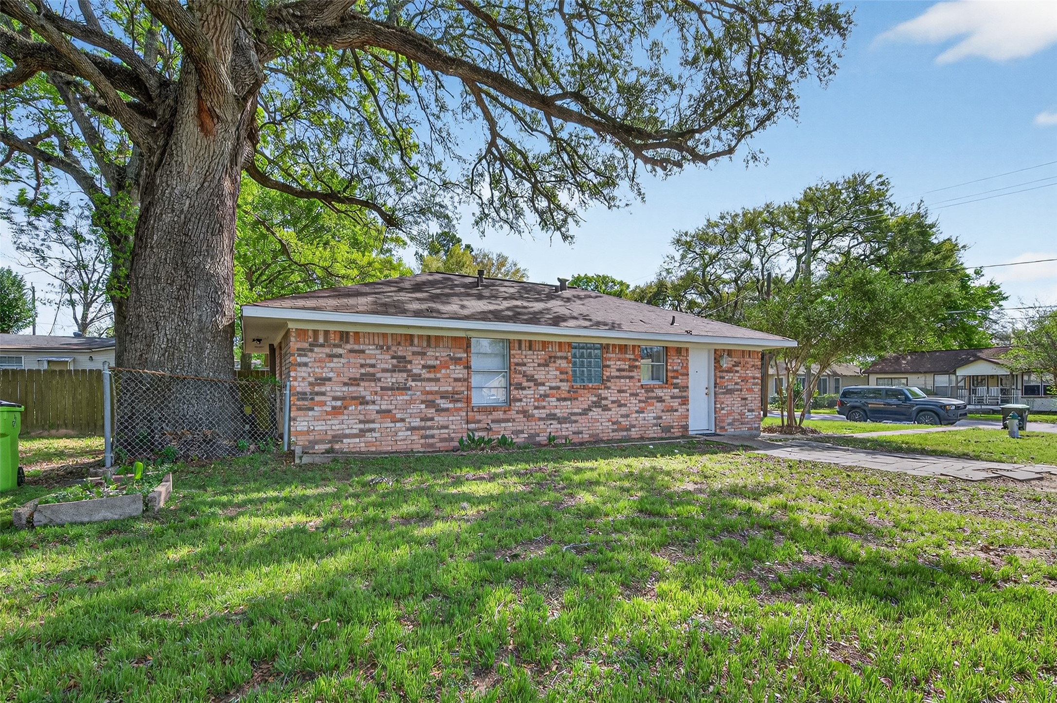 312 Travis Street Property Photo 26