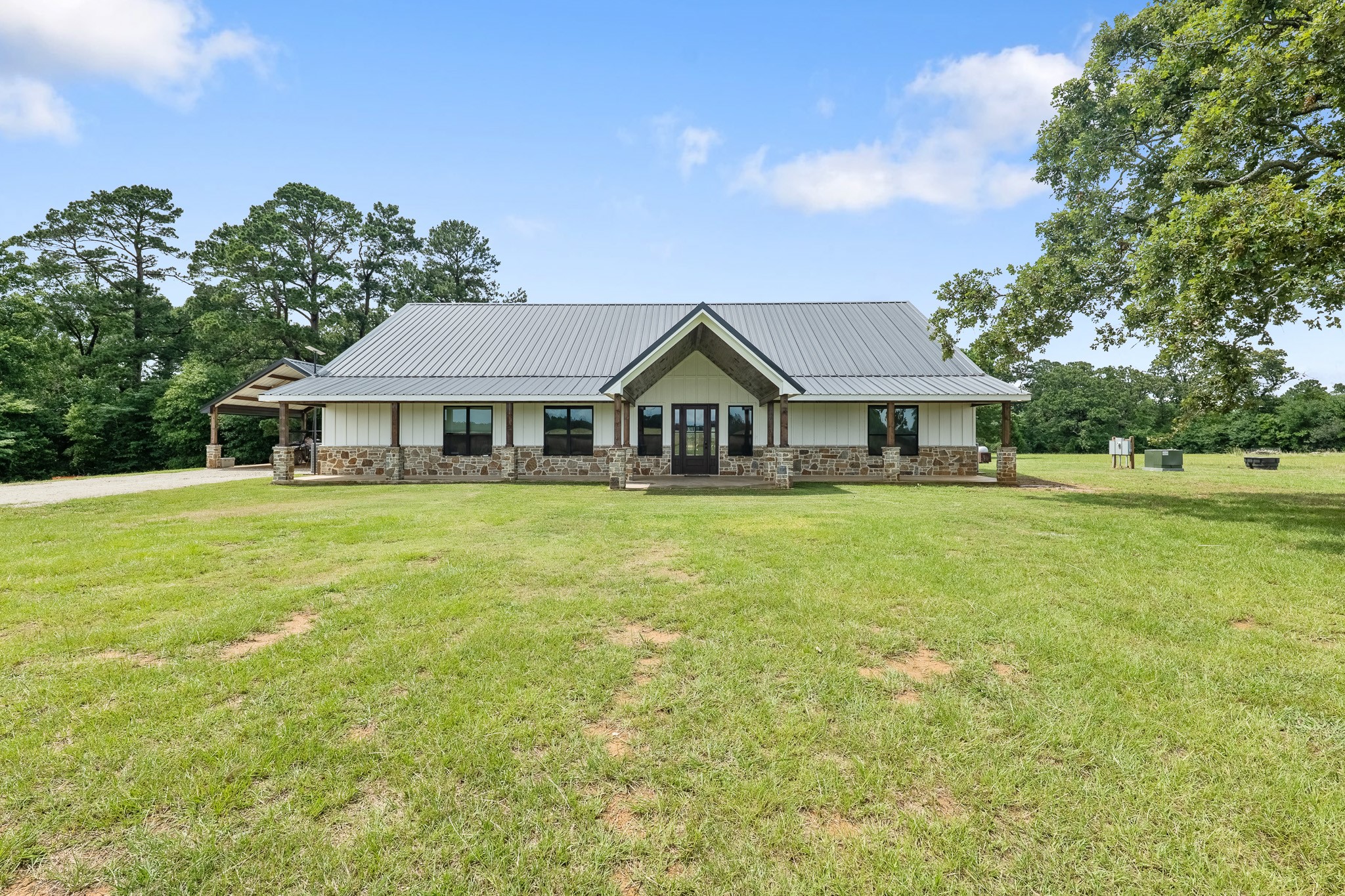 1406 State Highway 21 E Property Photo 1