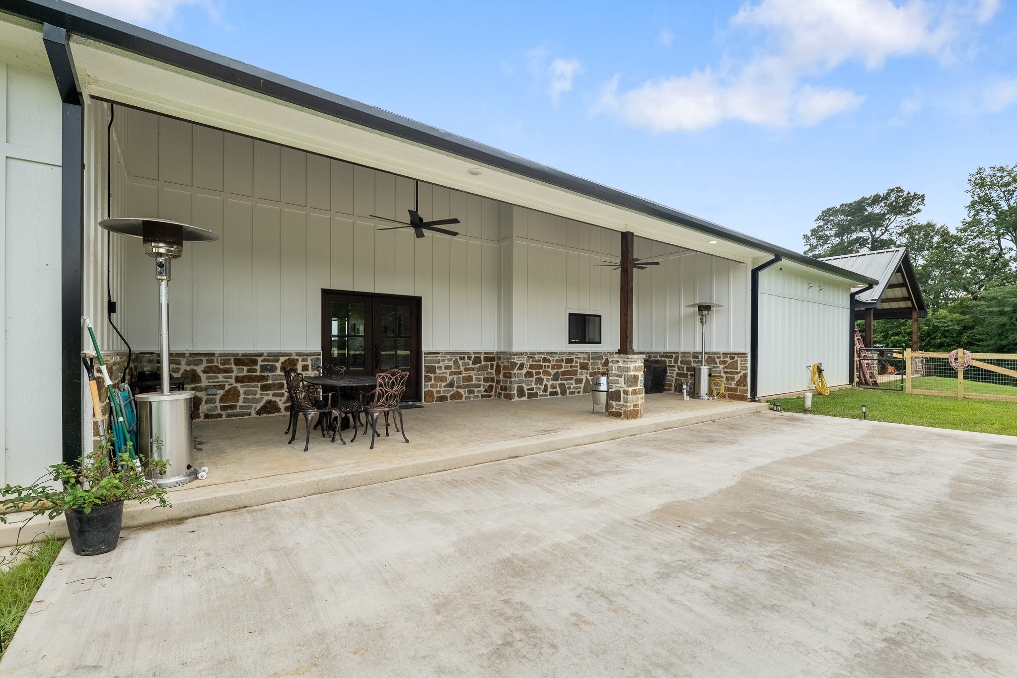 1406 State Highway 21 E Property Photo 10