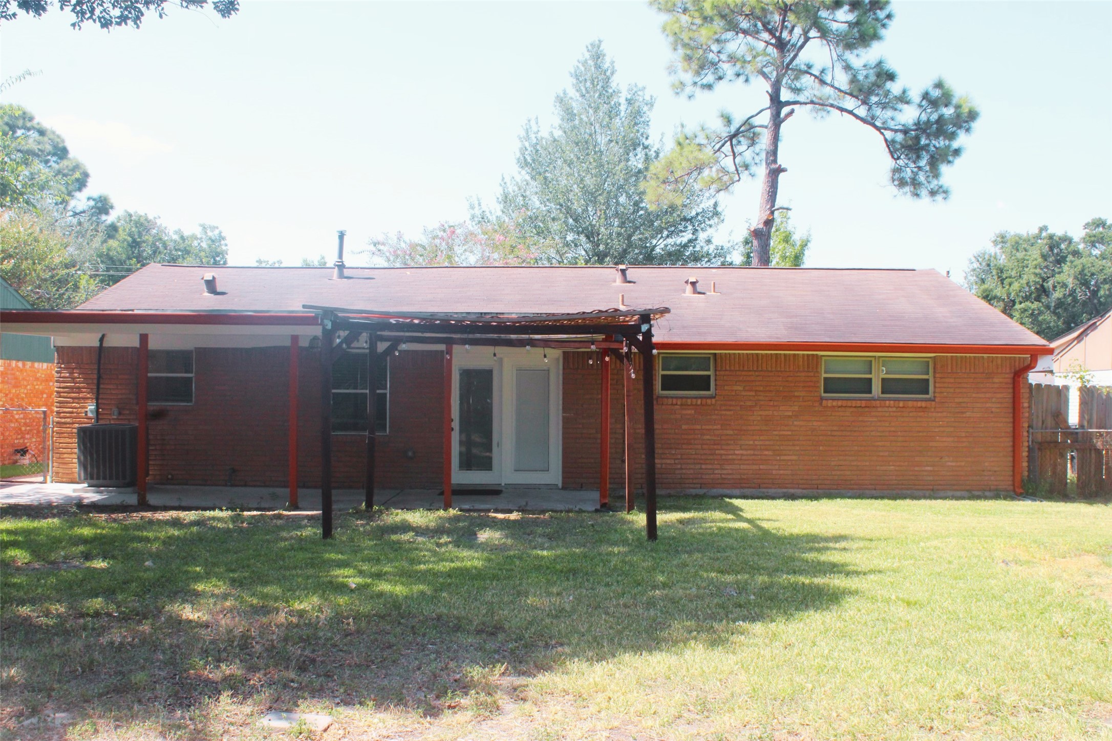 5747 Greencraig Drive Property Photo 6