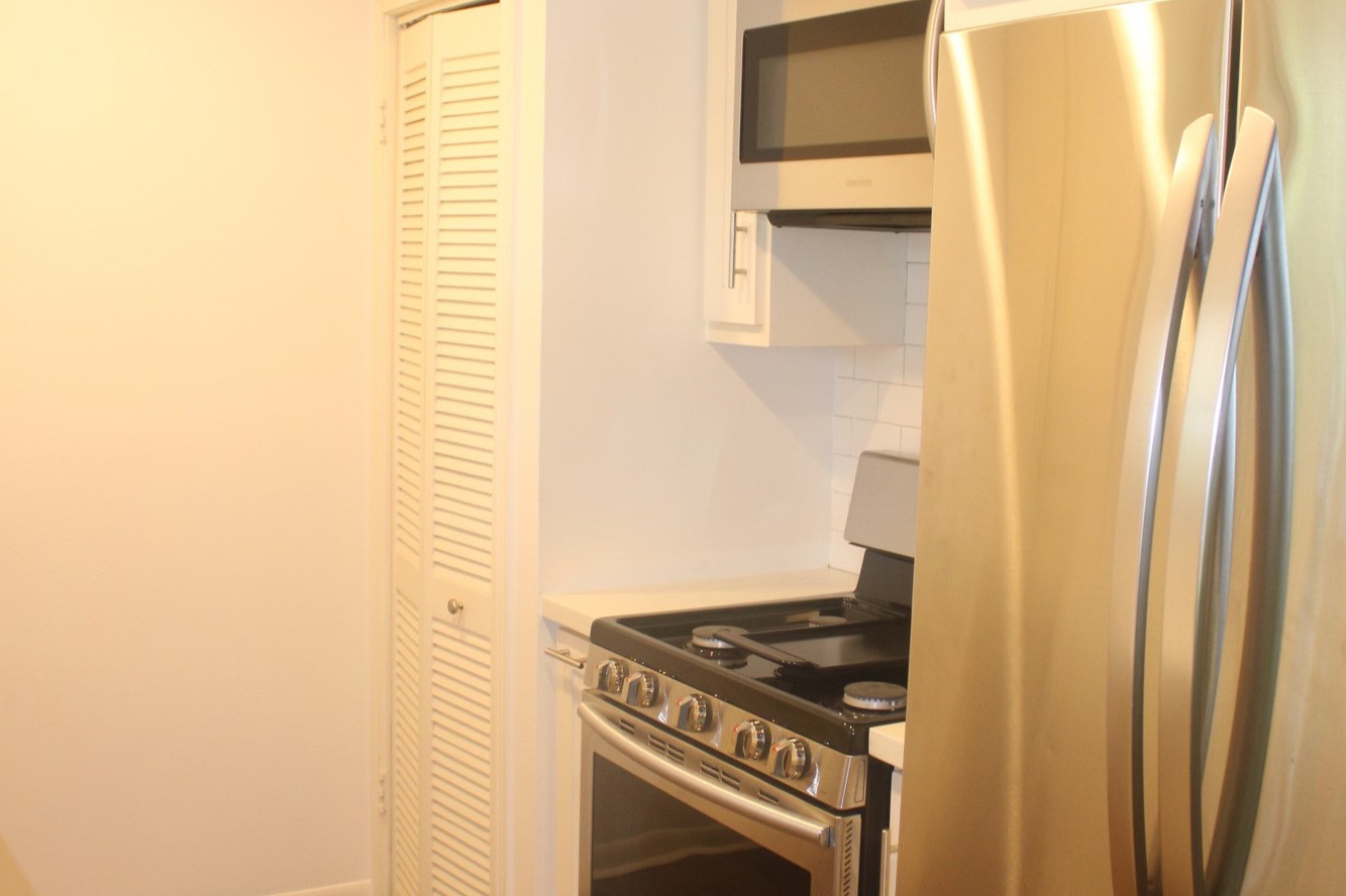 5747 Greencraig Drive Property Photo 7