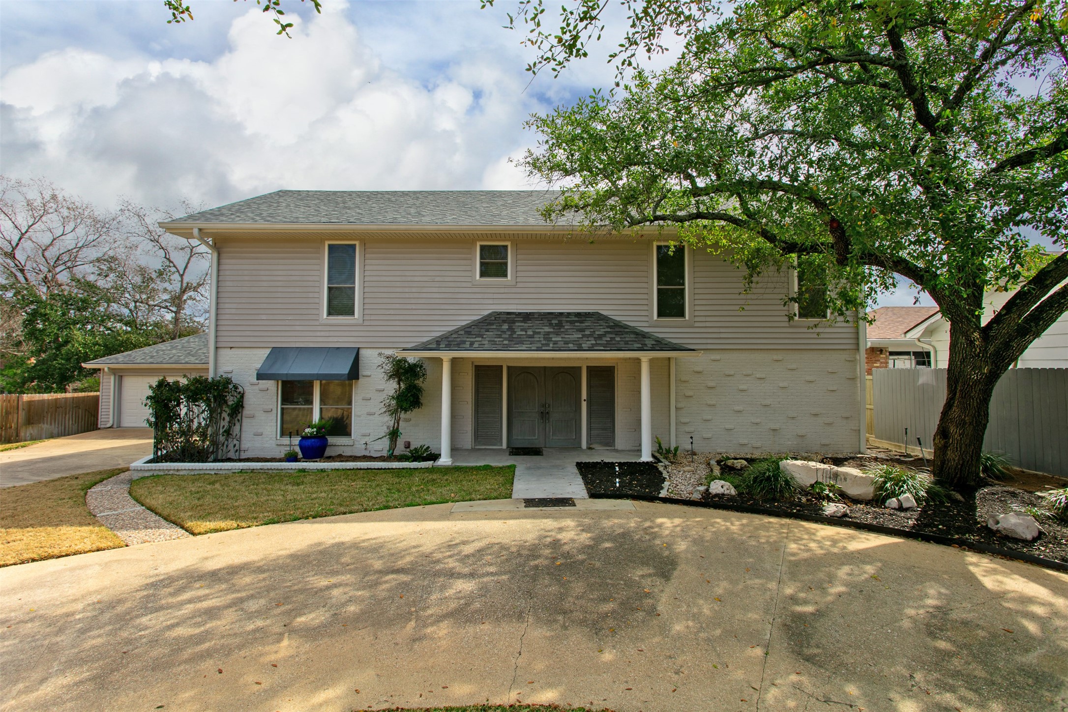 2506 Towering Oaks Drive Property Photo