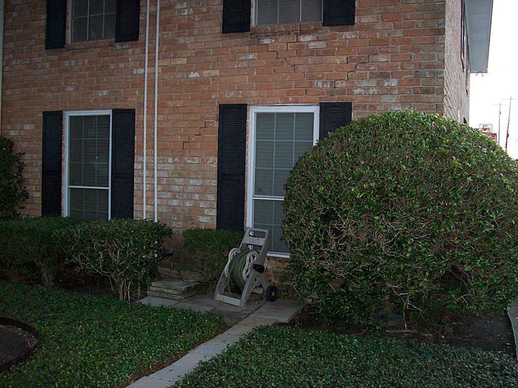 14333 Memorial Drive # 32, Houston Tx 77079 Property Photo 1