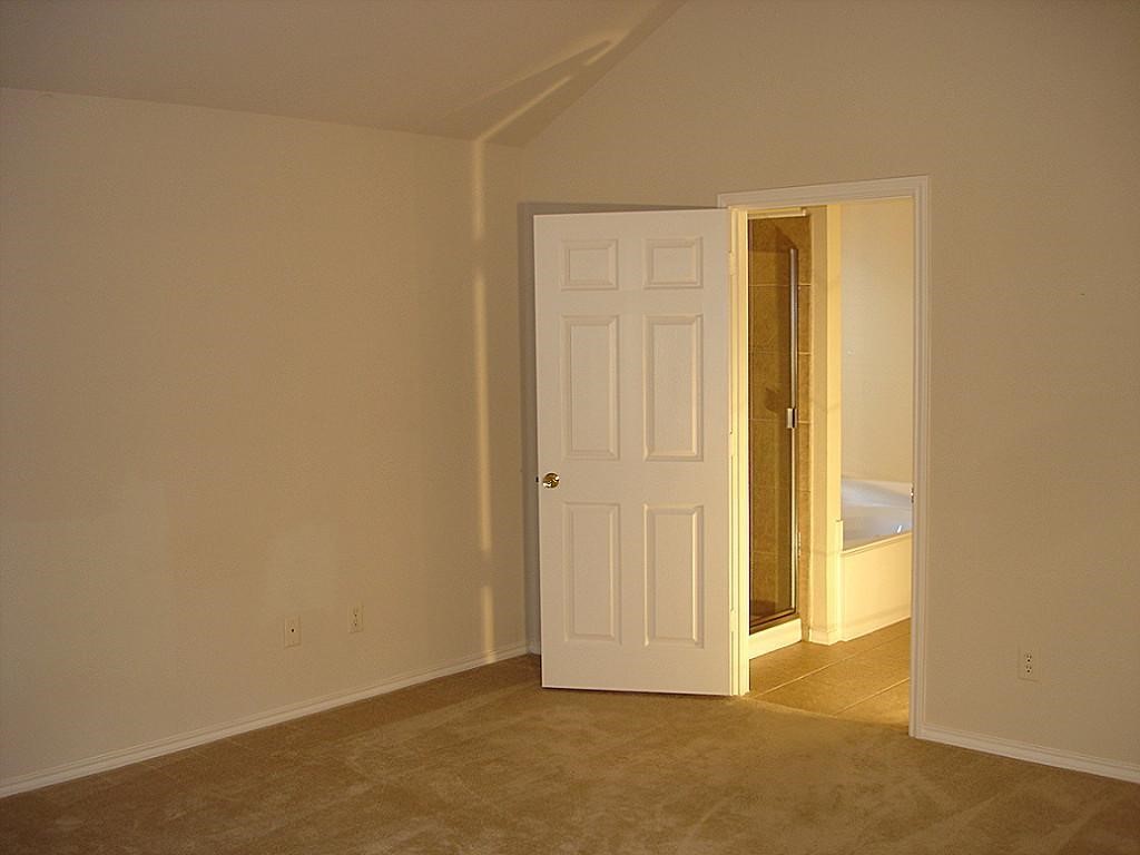 22118 Guston Hall Lane Property Photo 13