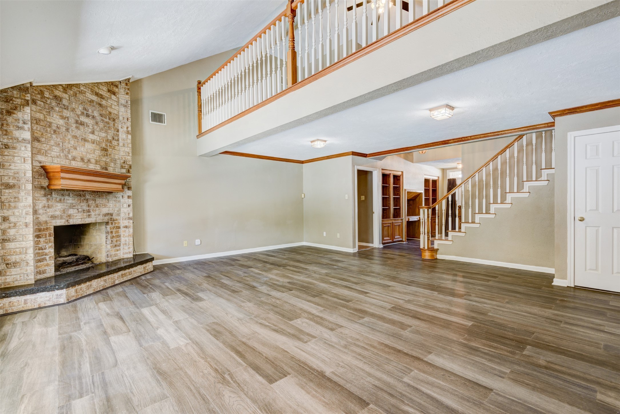 6502 Inverness Way Property Photo 8
