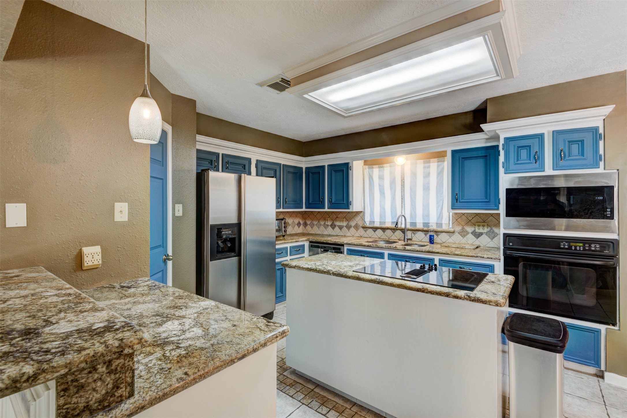 6502 Inverness Way Property Photo 10